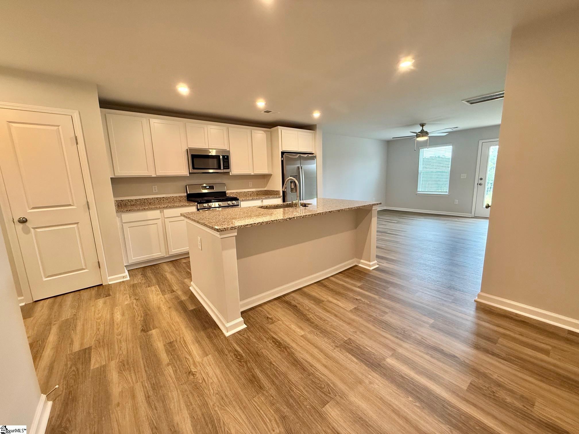 1253 Forestbrook Lane Spartanburg, SC 29303
