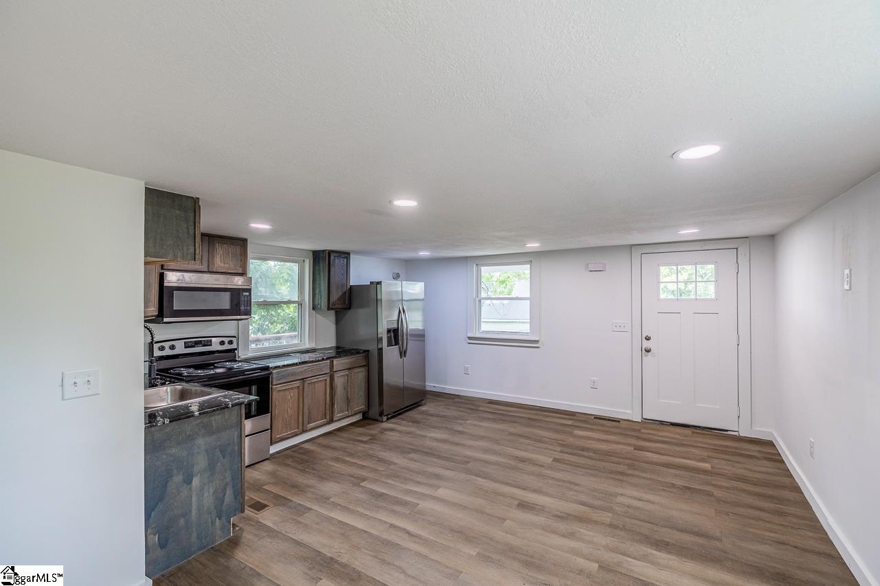 611 Hunters Court Laurens, SC 29360