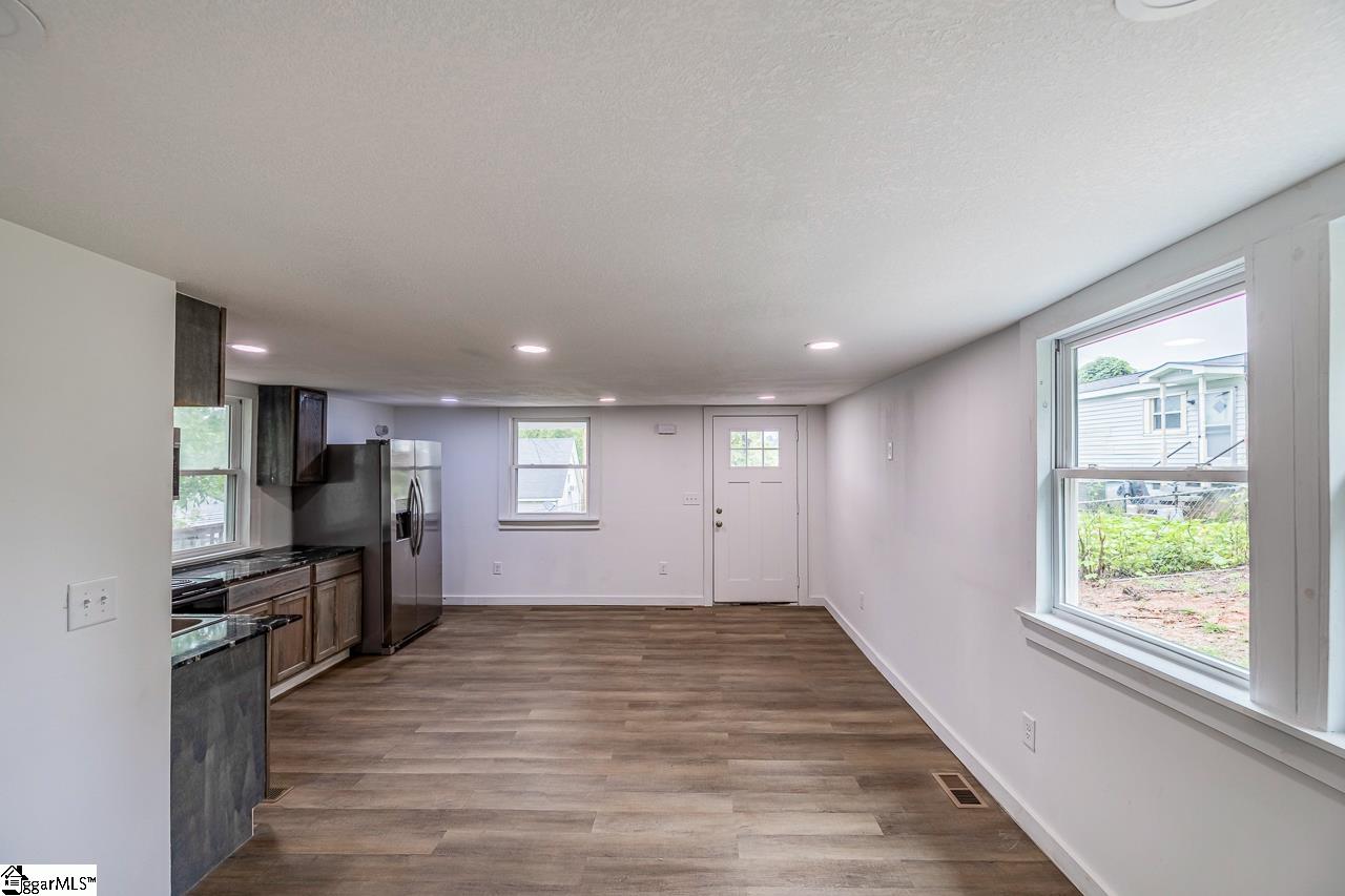 611 Hunters Court Laurens, SC 29360
