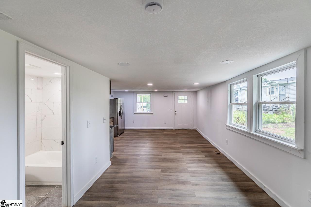 611 Hunters Court Laurens, SC 29360