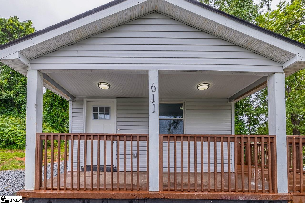 611 Hunters Court Laurens, SC 29360