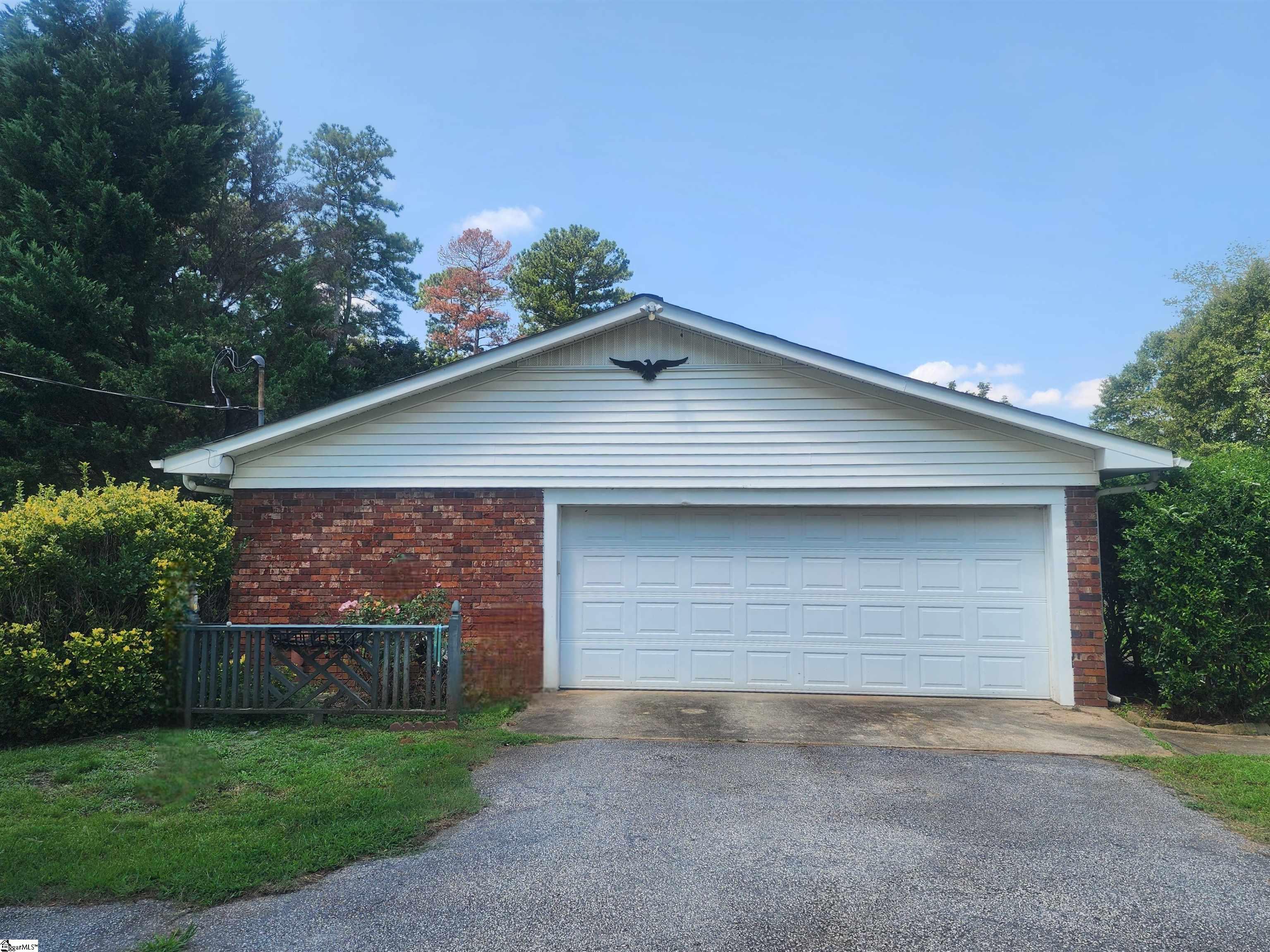 109 Mount Airy Church Road Easley, SC 29642-8708