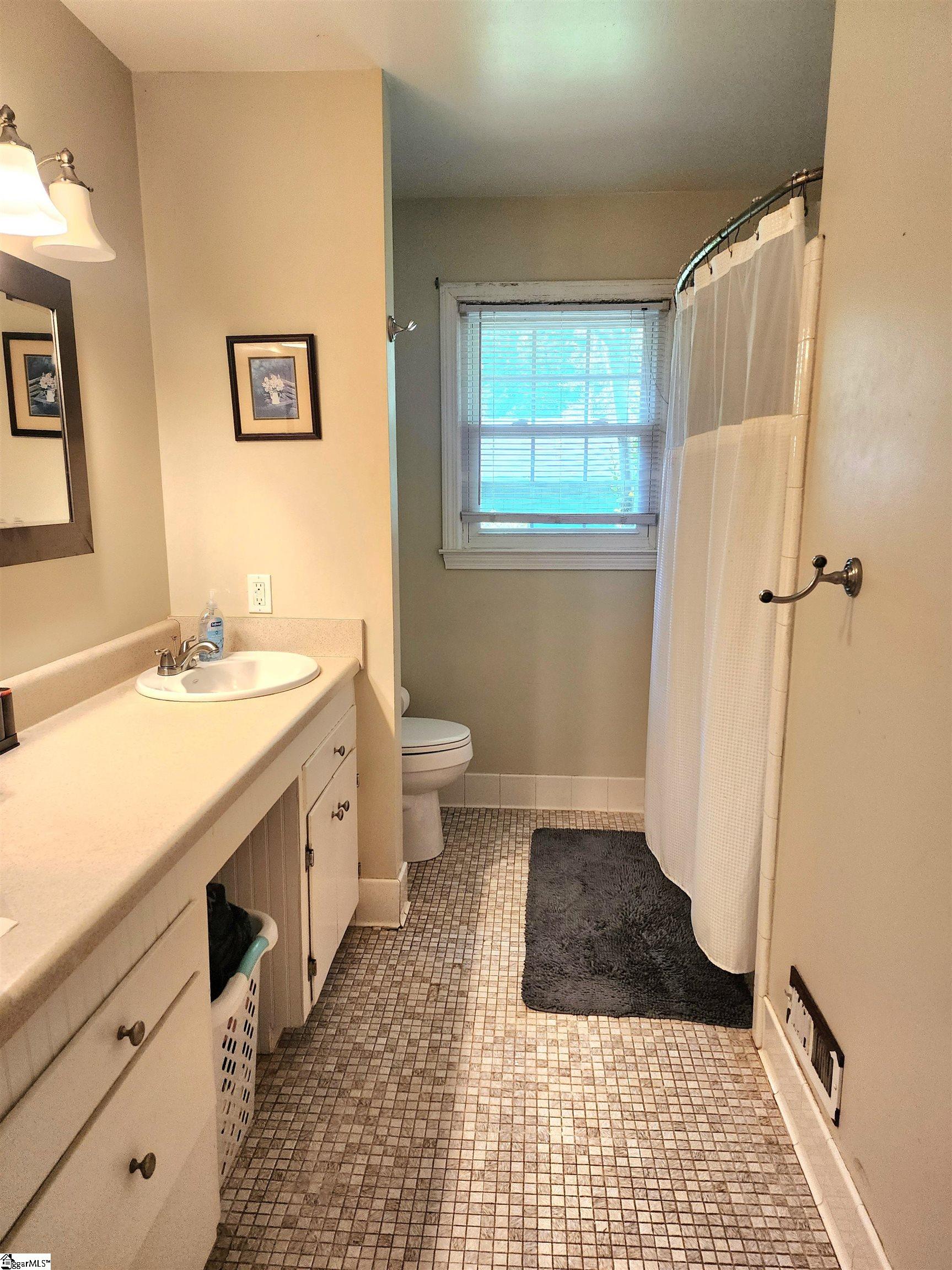 109 Mount Airy Church Road Easley, SC 29642-8708
