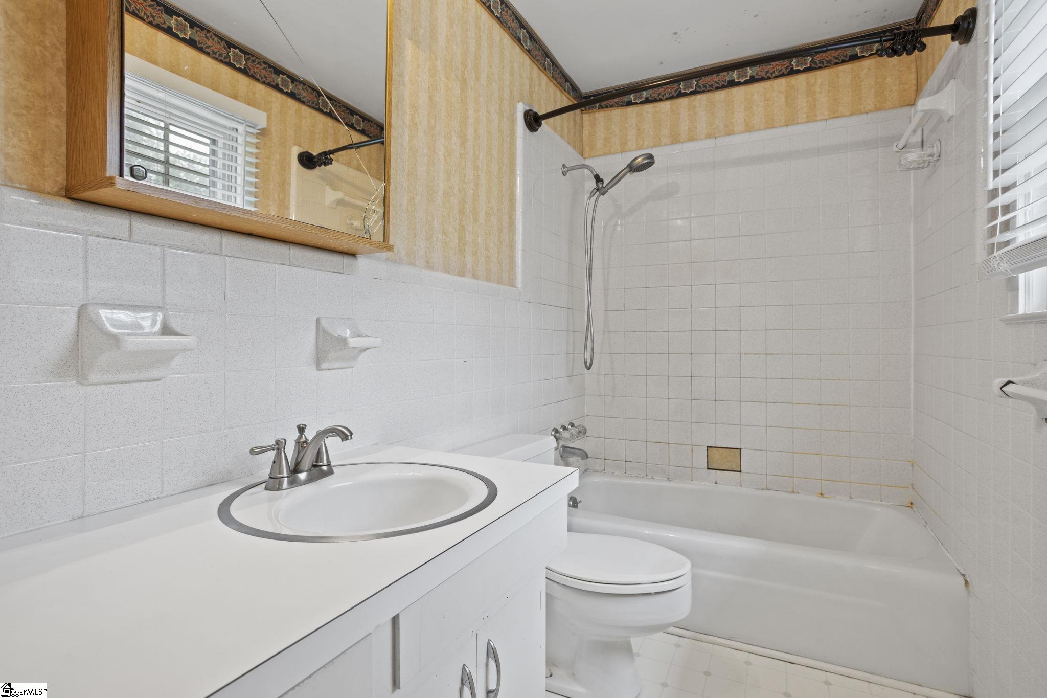 132 Avalon Circle Easley, SC 29640