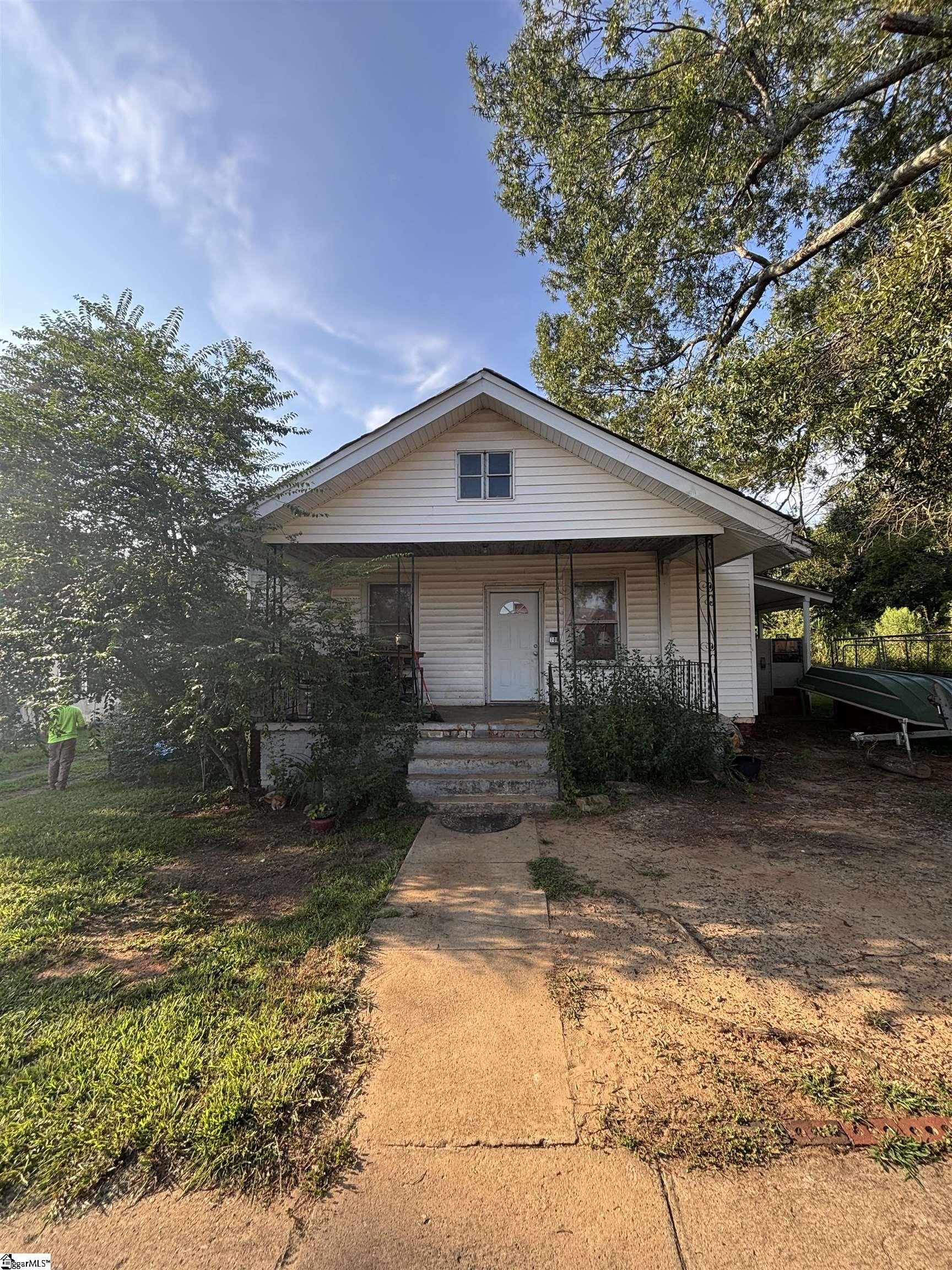 708 Jefferson Street Clinton, SC 29325
