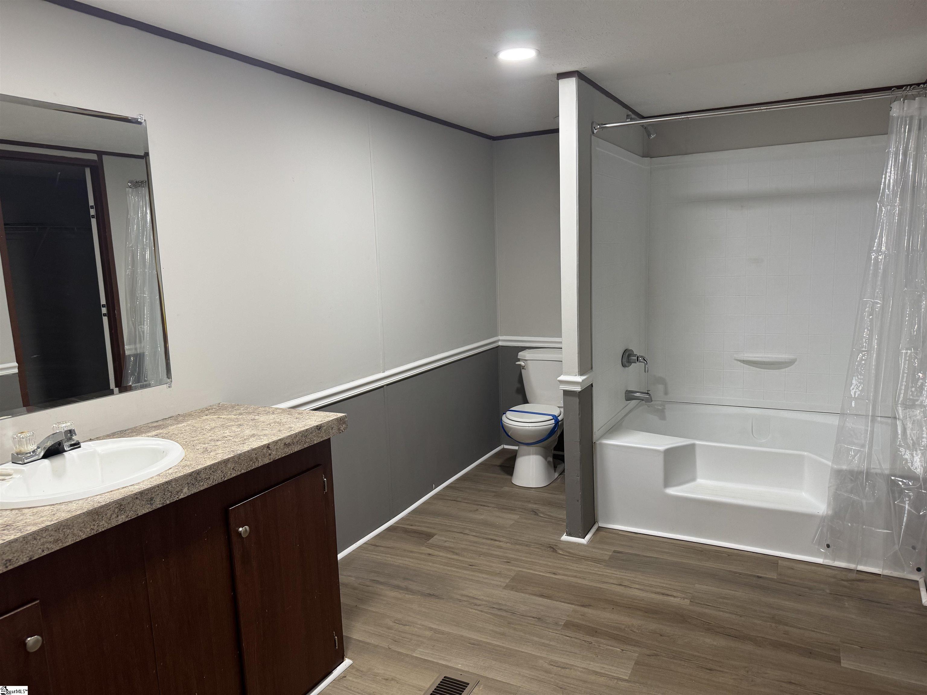 206 Eva Easley, SC 29640