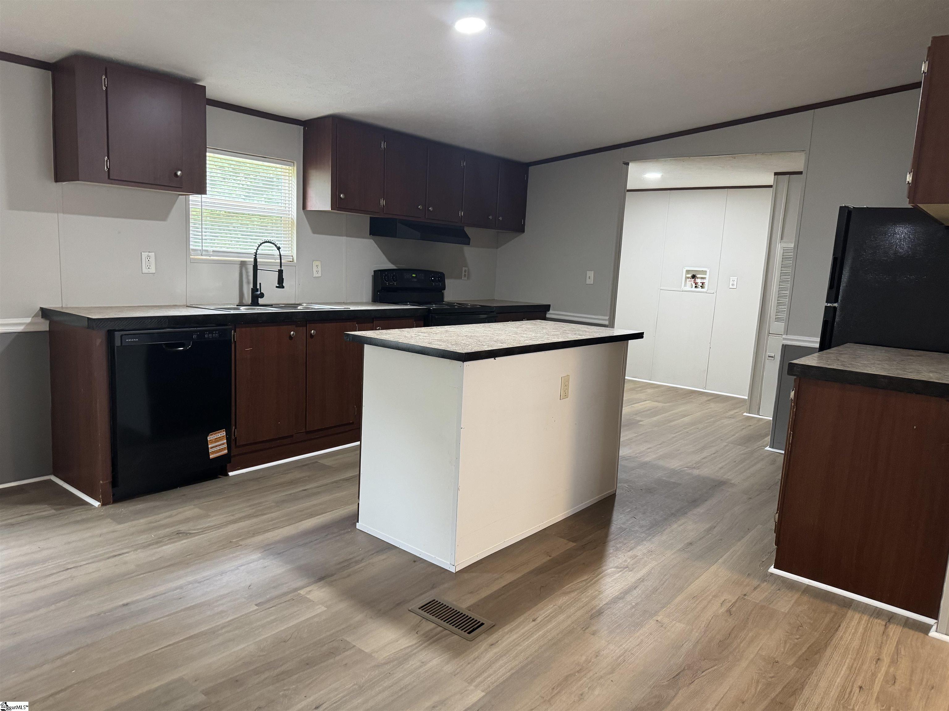 206 Eva Easley, SC 29640