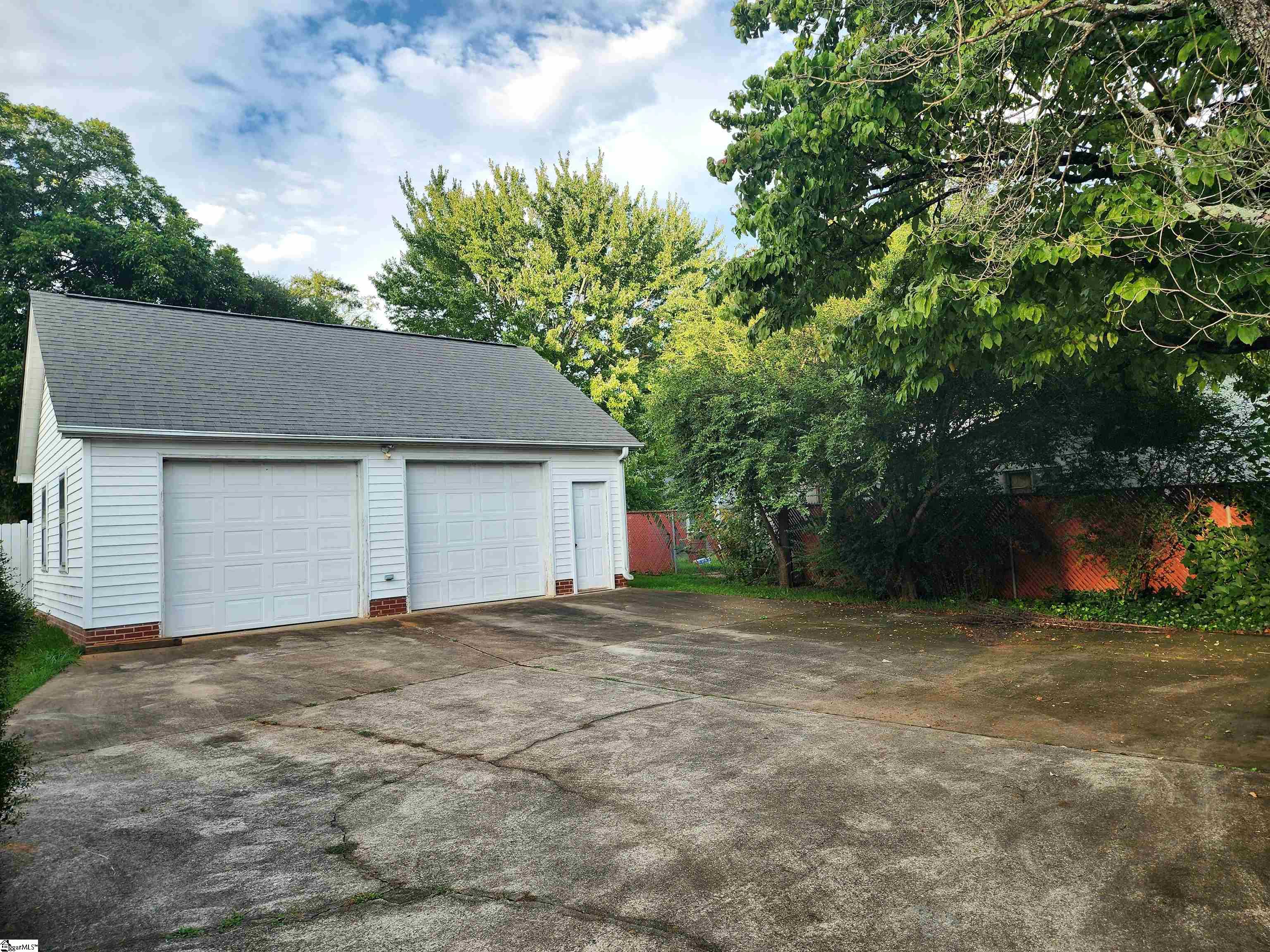 210 Tindal Road Greenville, SC 29617
