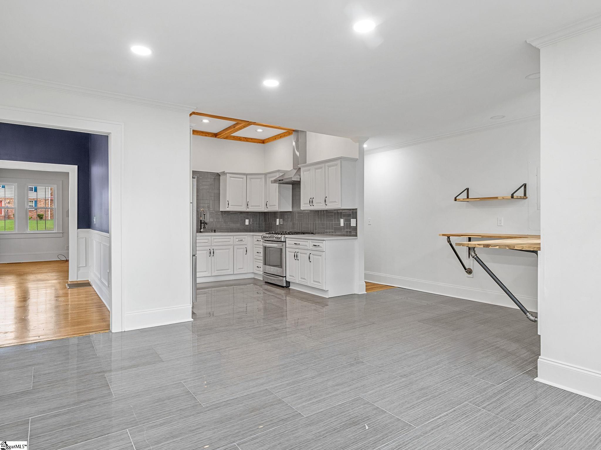 144 E Victoria Road Spartanburg, SC 29301