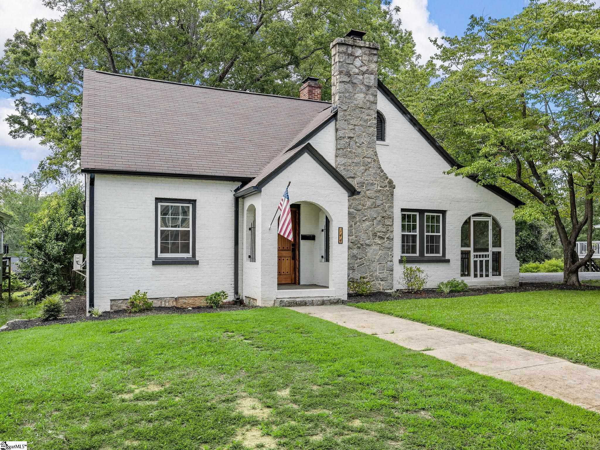 144 E Victoria Road Spartanburg, SC 29301