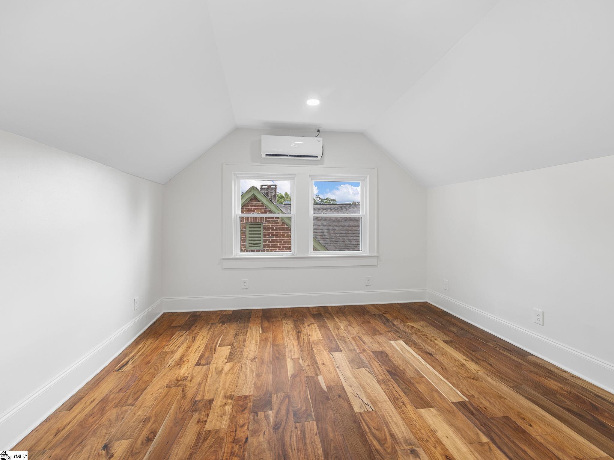 144 E Victoria Road Spartanburg, SC 29301