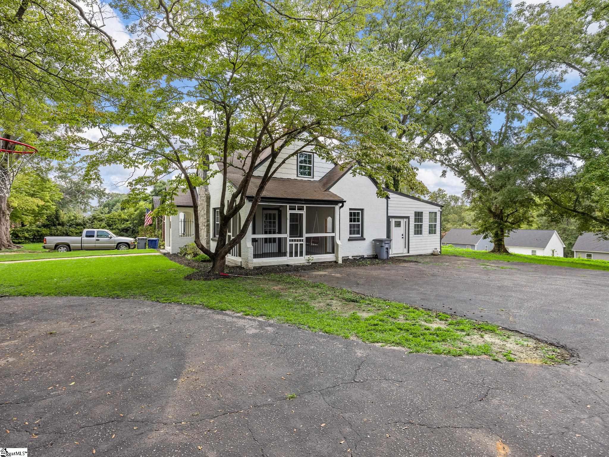 144 E Victoria Road Spartanburg, SC 29301