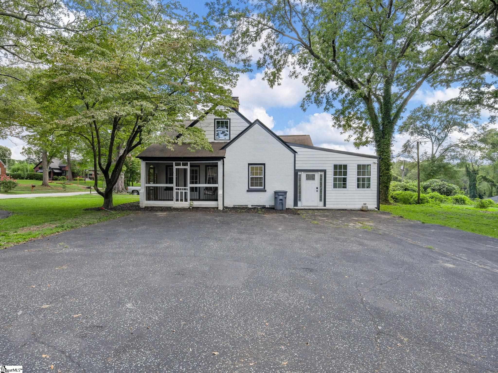 144 E Victoria Road Spartanburg, SC 29301