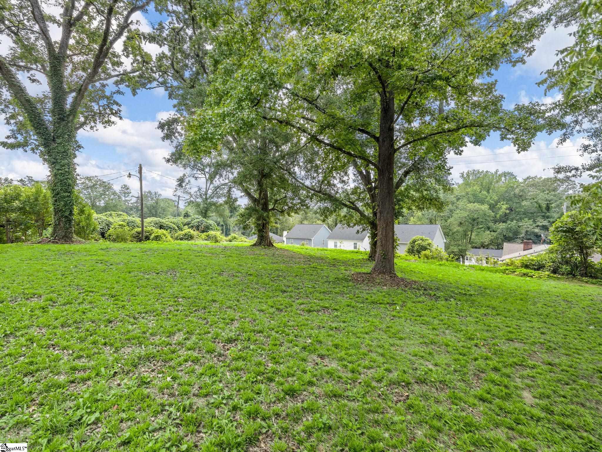 144 E Victoria Road Spartanburg, SC 29301