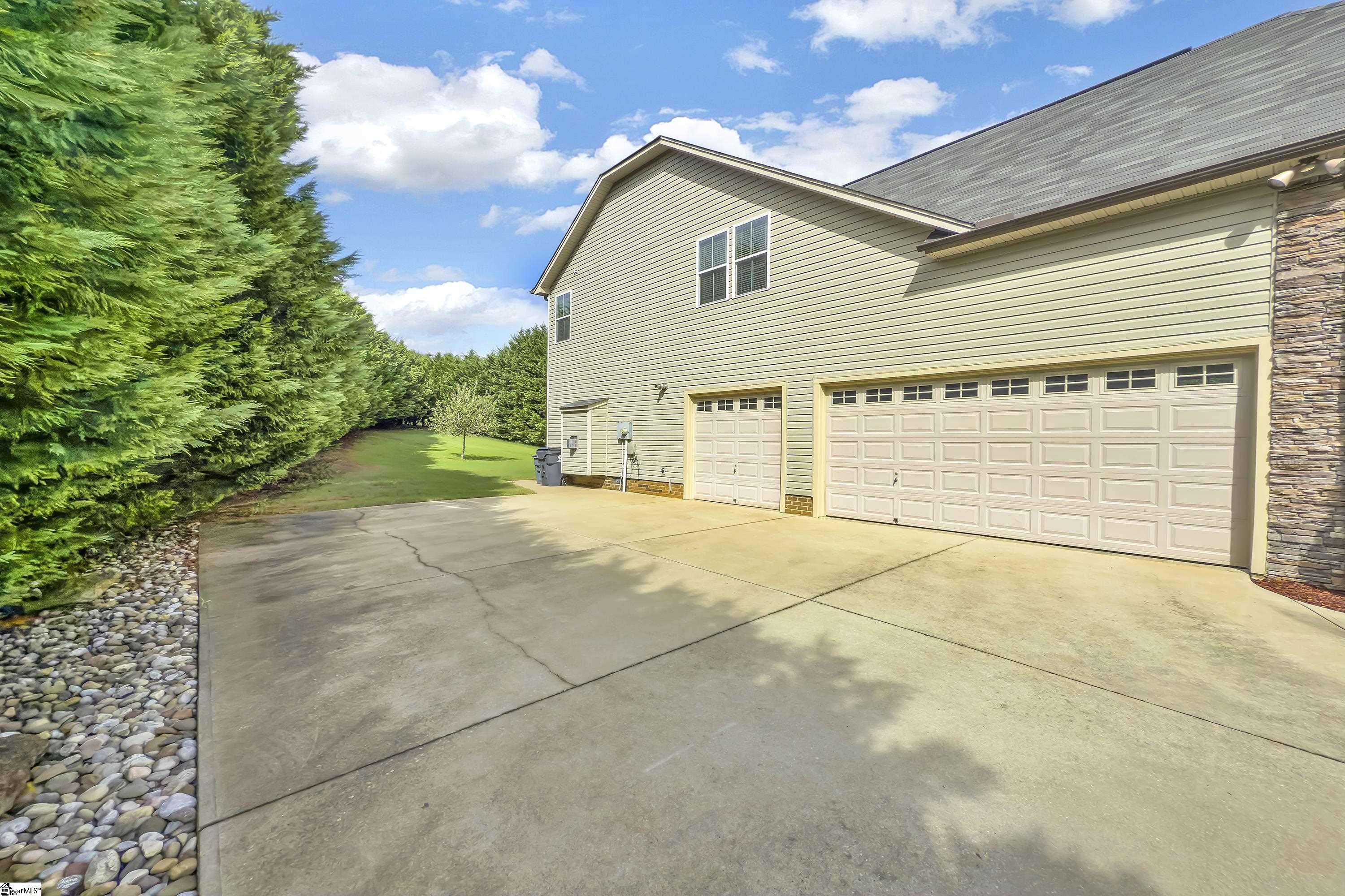 139 Scotts Bluff Drive Simpsonville, SC 29681