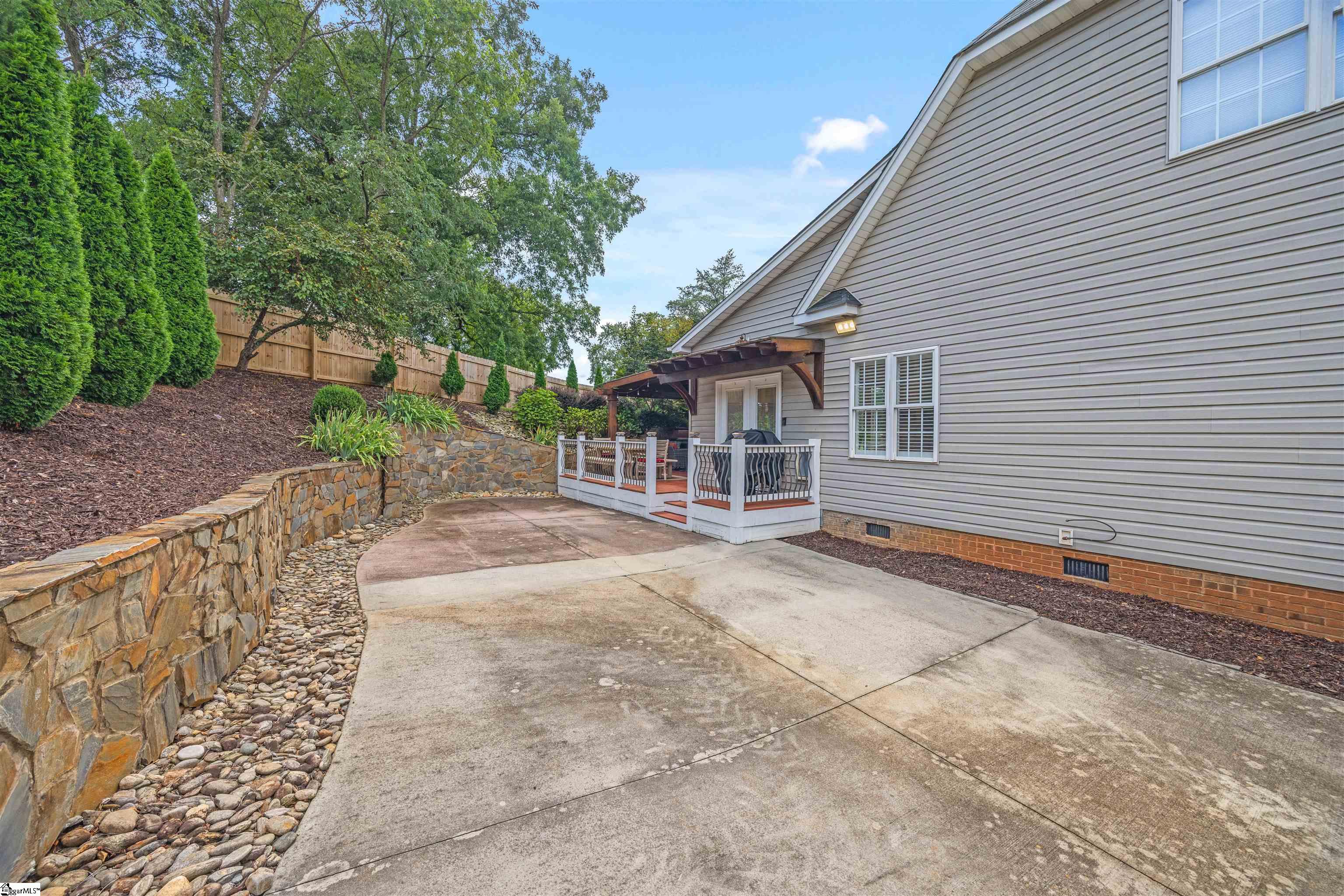 317 Squires Creek Road Simpsonville, SC 29681
