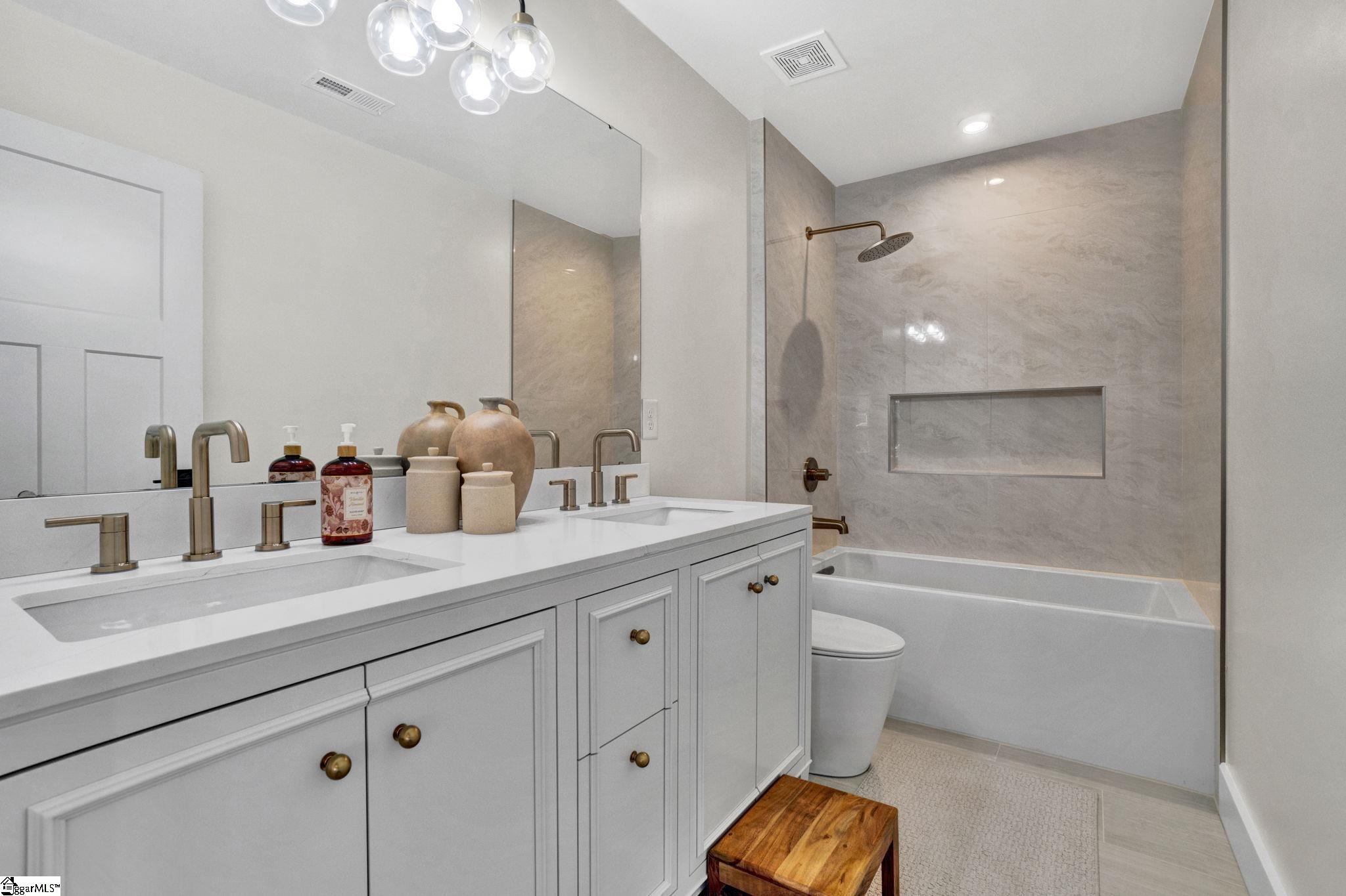 1694 Burtonwood Drive Moore, SC 29369