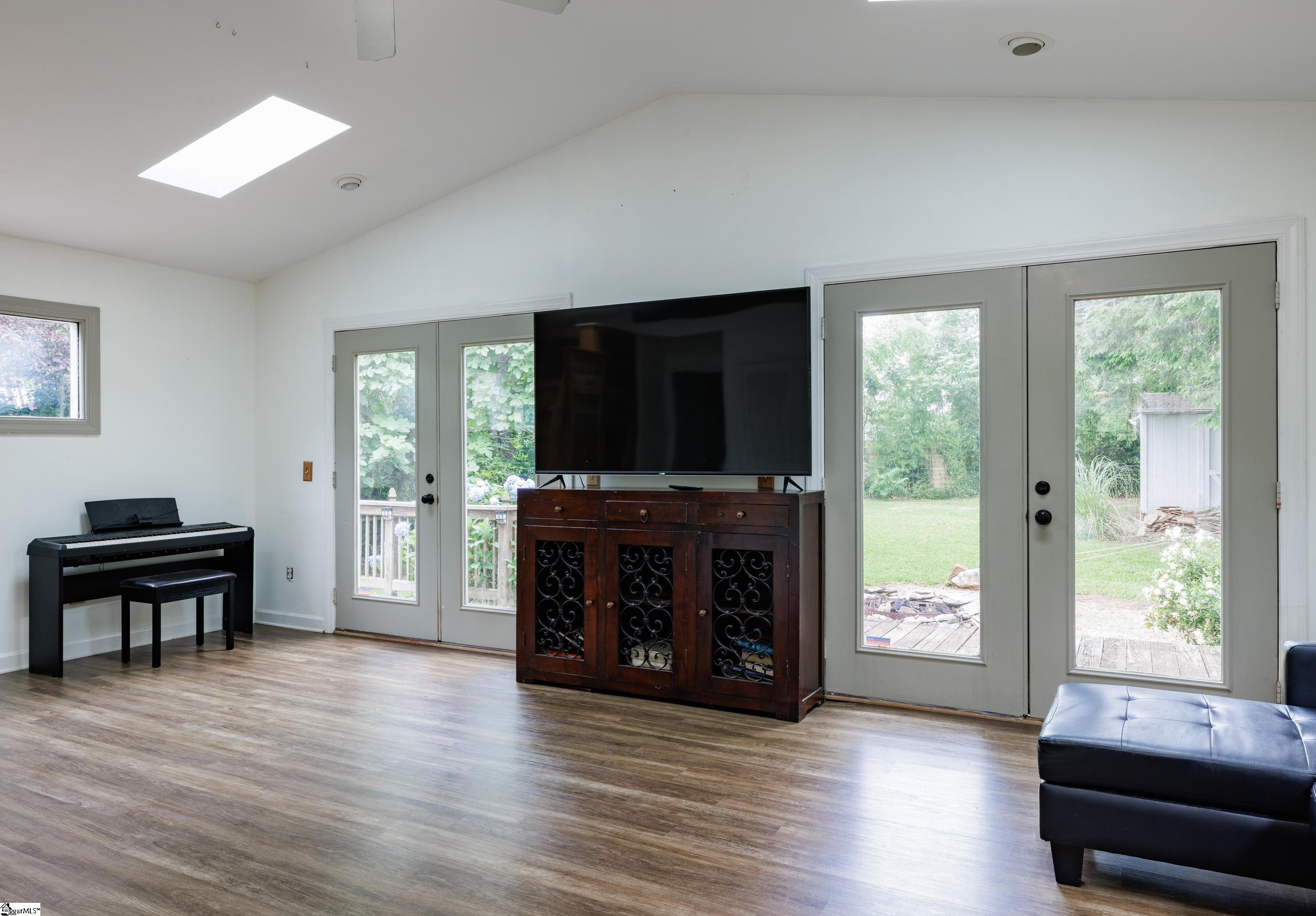 222 Buist Avenue Greenville, SC 29609