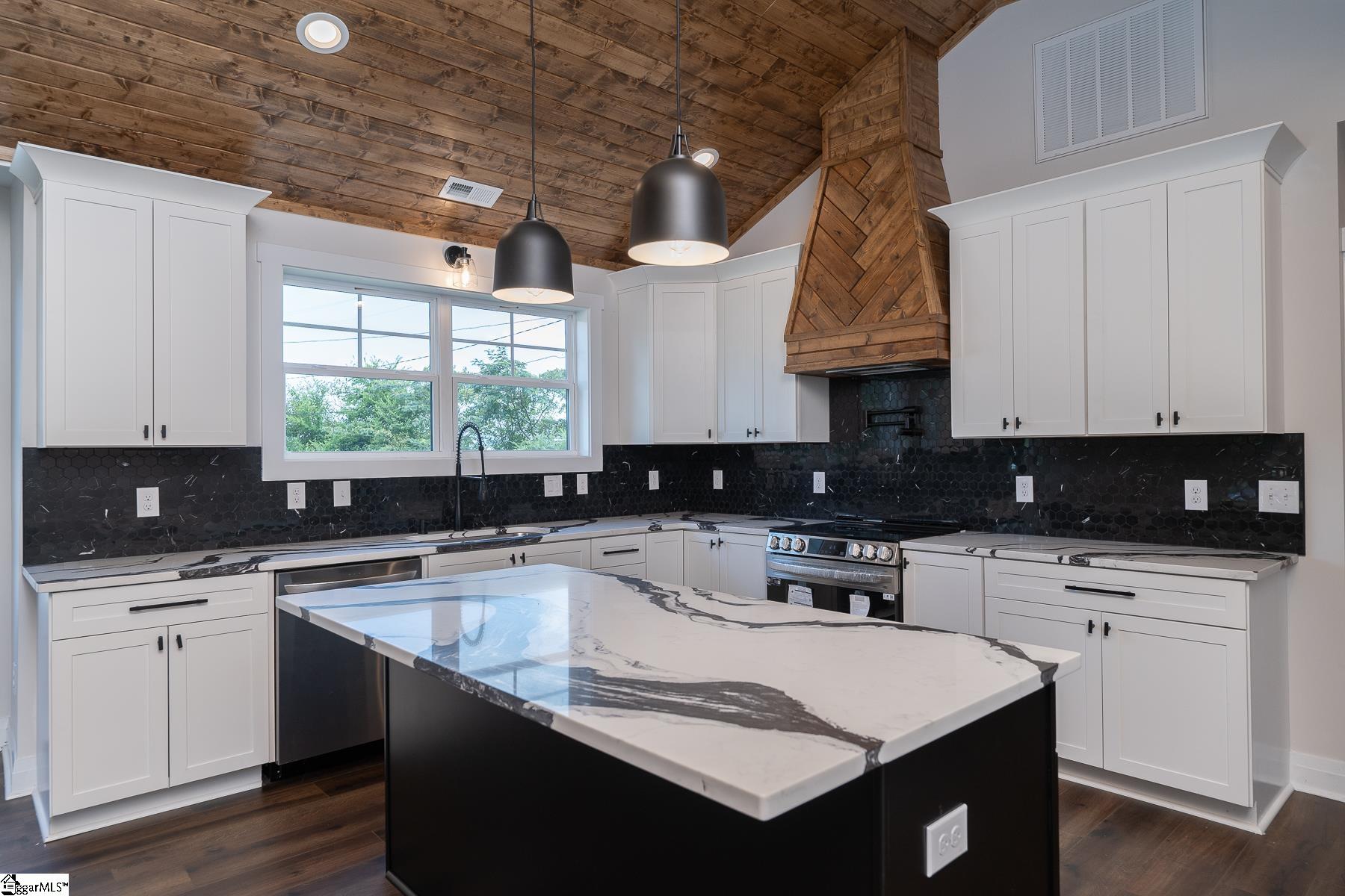 15 Evelyn Avenue Greenville, SC 29607