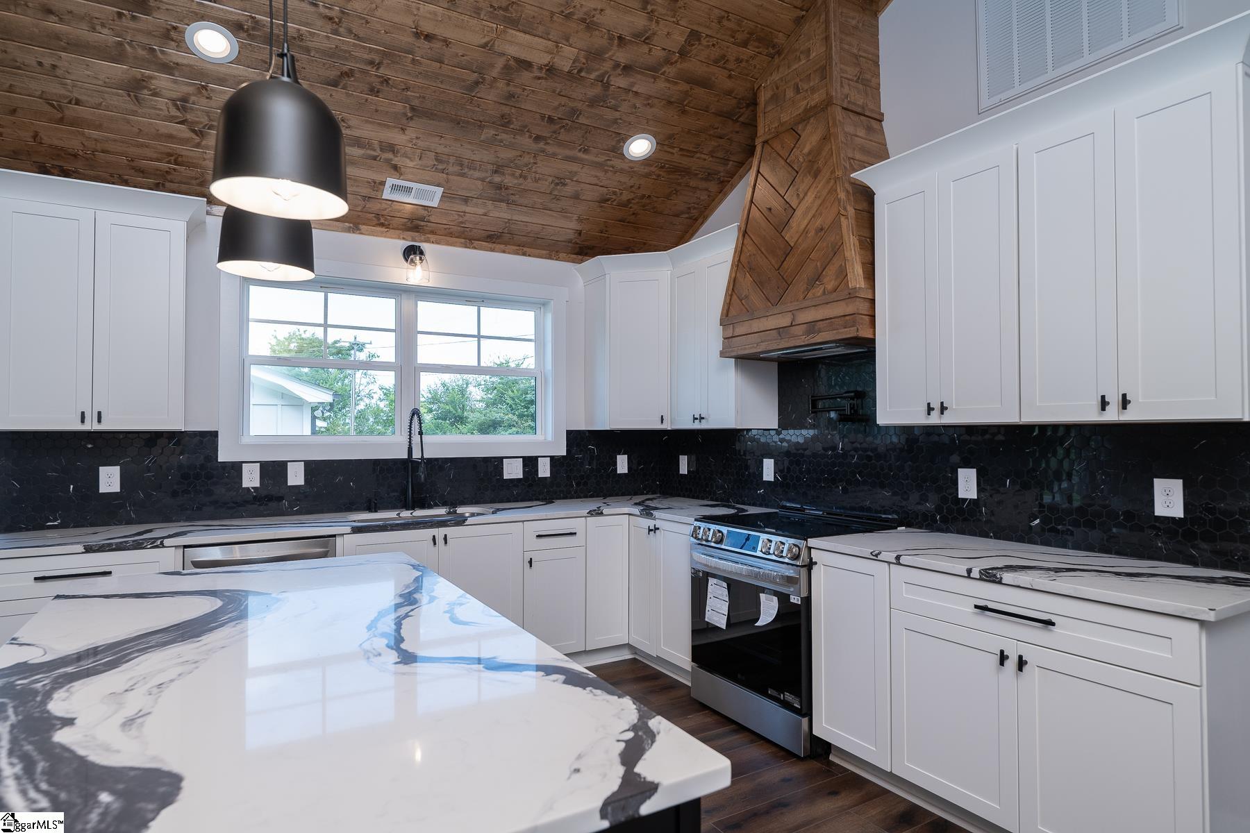 15 Evelyn Avenue Greenville, SC 29607