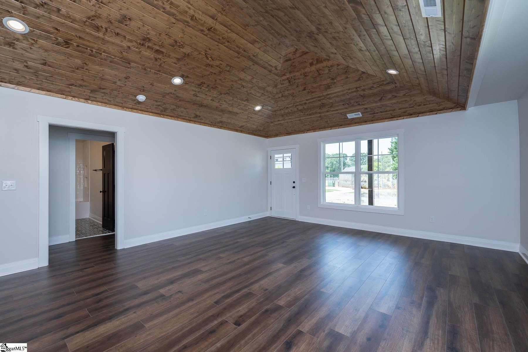 15 Evelyn Avenue Greenville, SC 29607