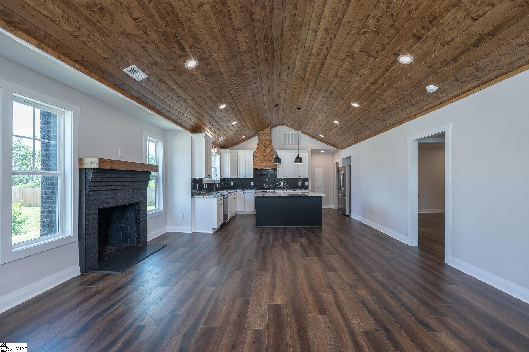 15 Evelyn Avenue Greenville, SC 29607