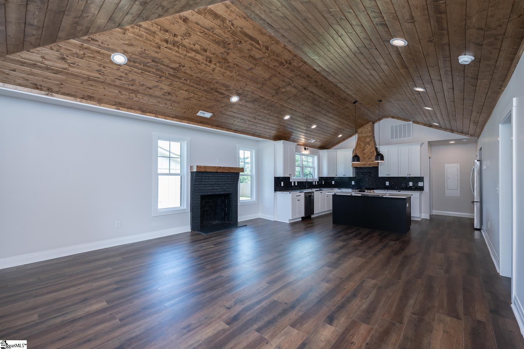 15 Evelyn Avenue Greenville, SC 29607