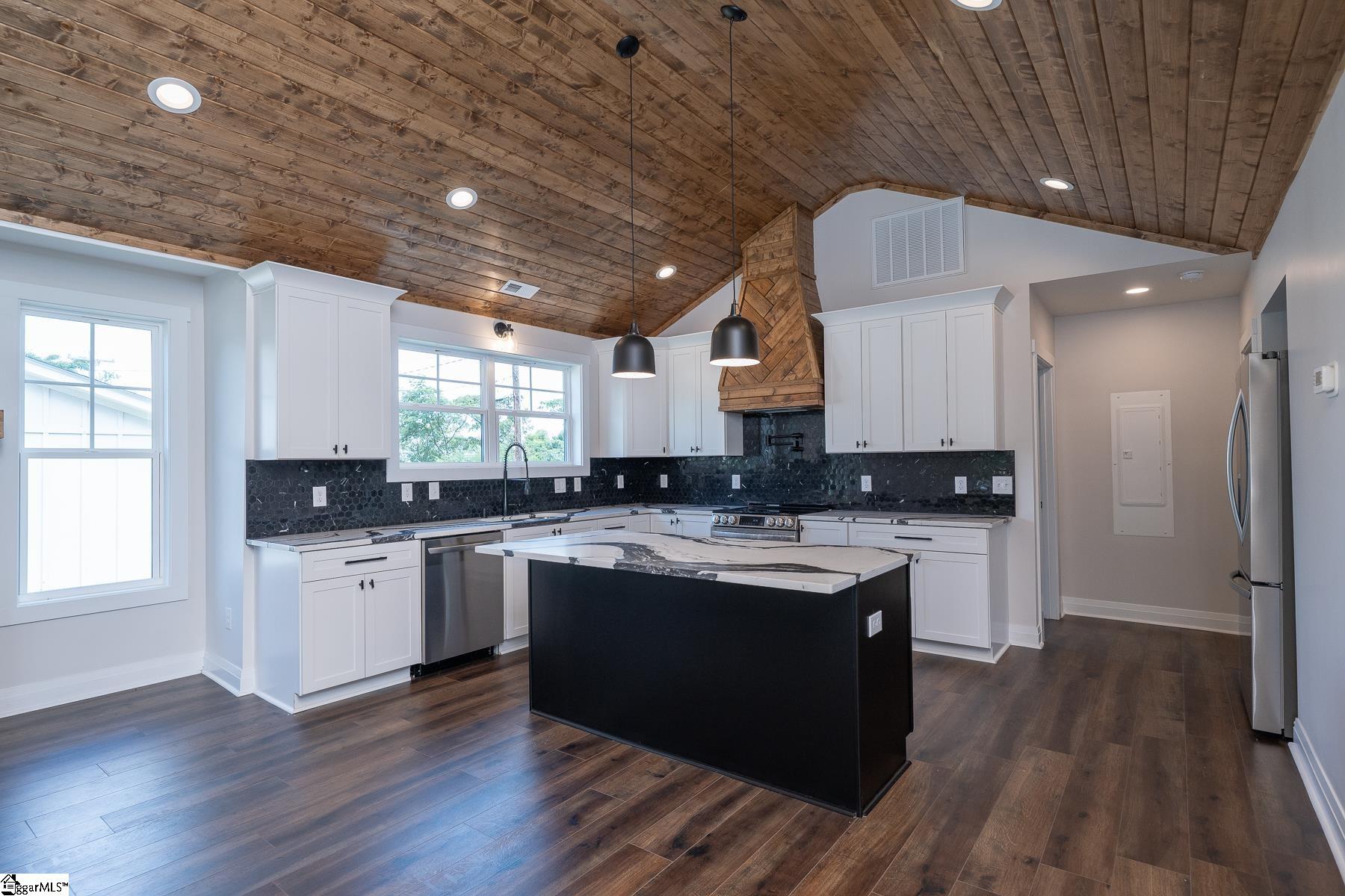 15 Evelyn Avenue Greenville, SC 29607