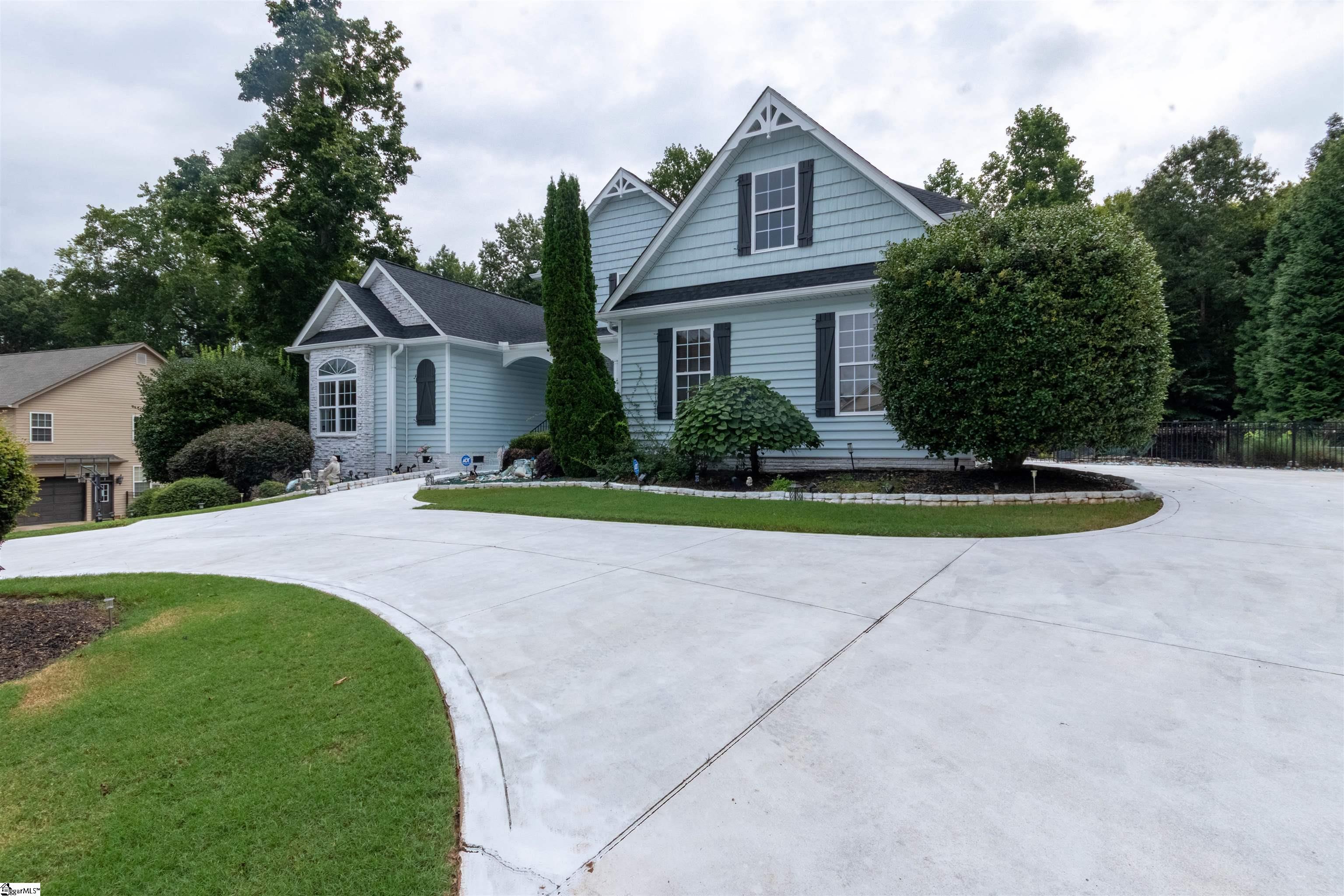 109 Creek Crossing Way Greer, SC 29651