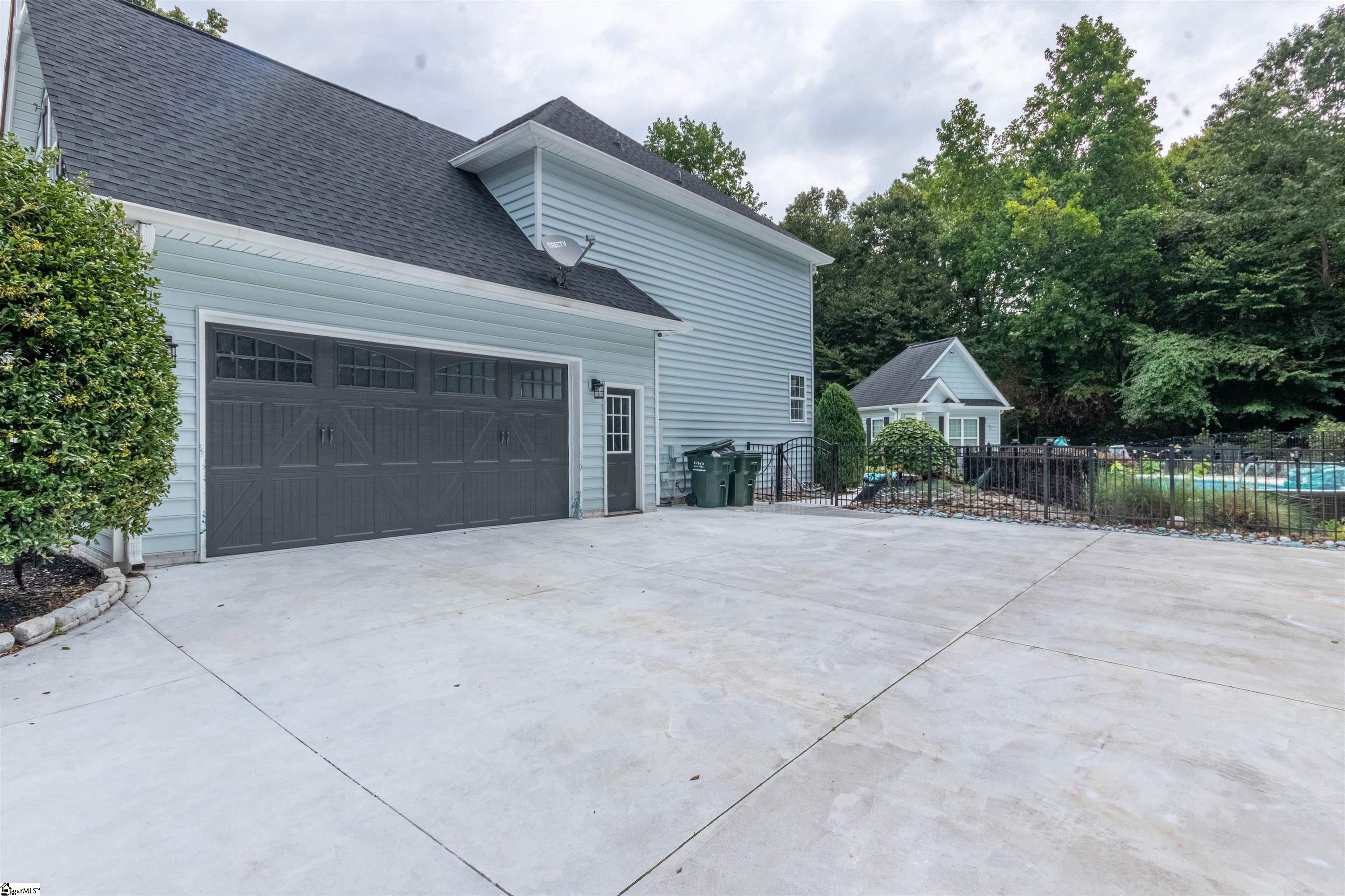 109 Creek Crossing Way Greer, SC 29651
