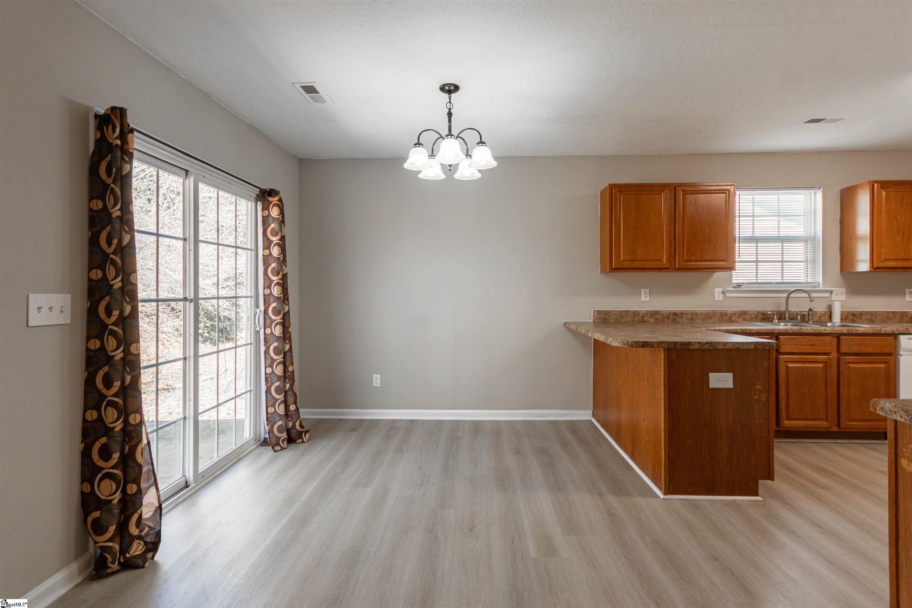 151 Stockbridge Drive Spartanburg, SC 29301