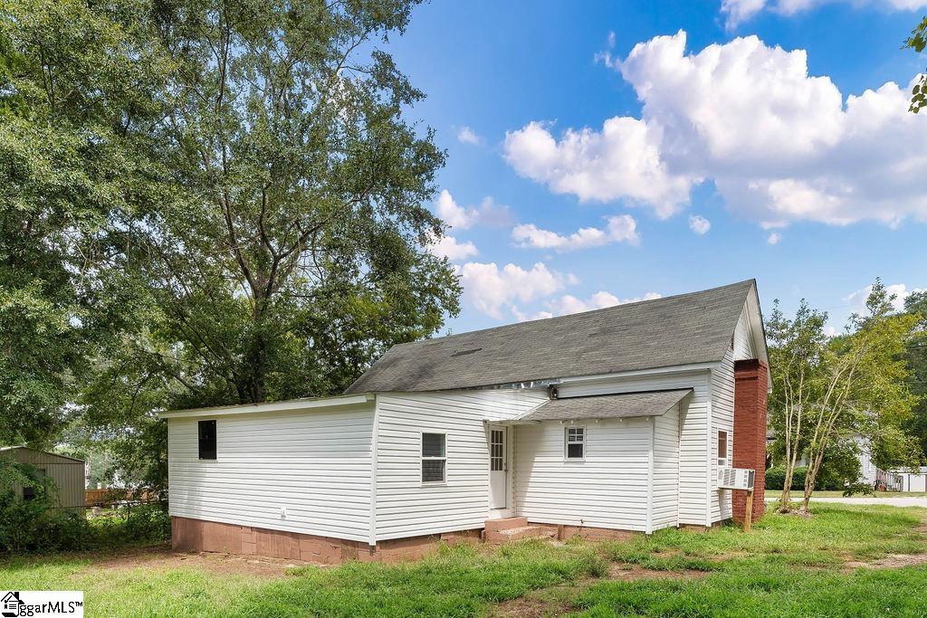 151 Ranch Road Laurens, SC 29360