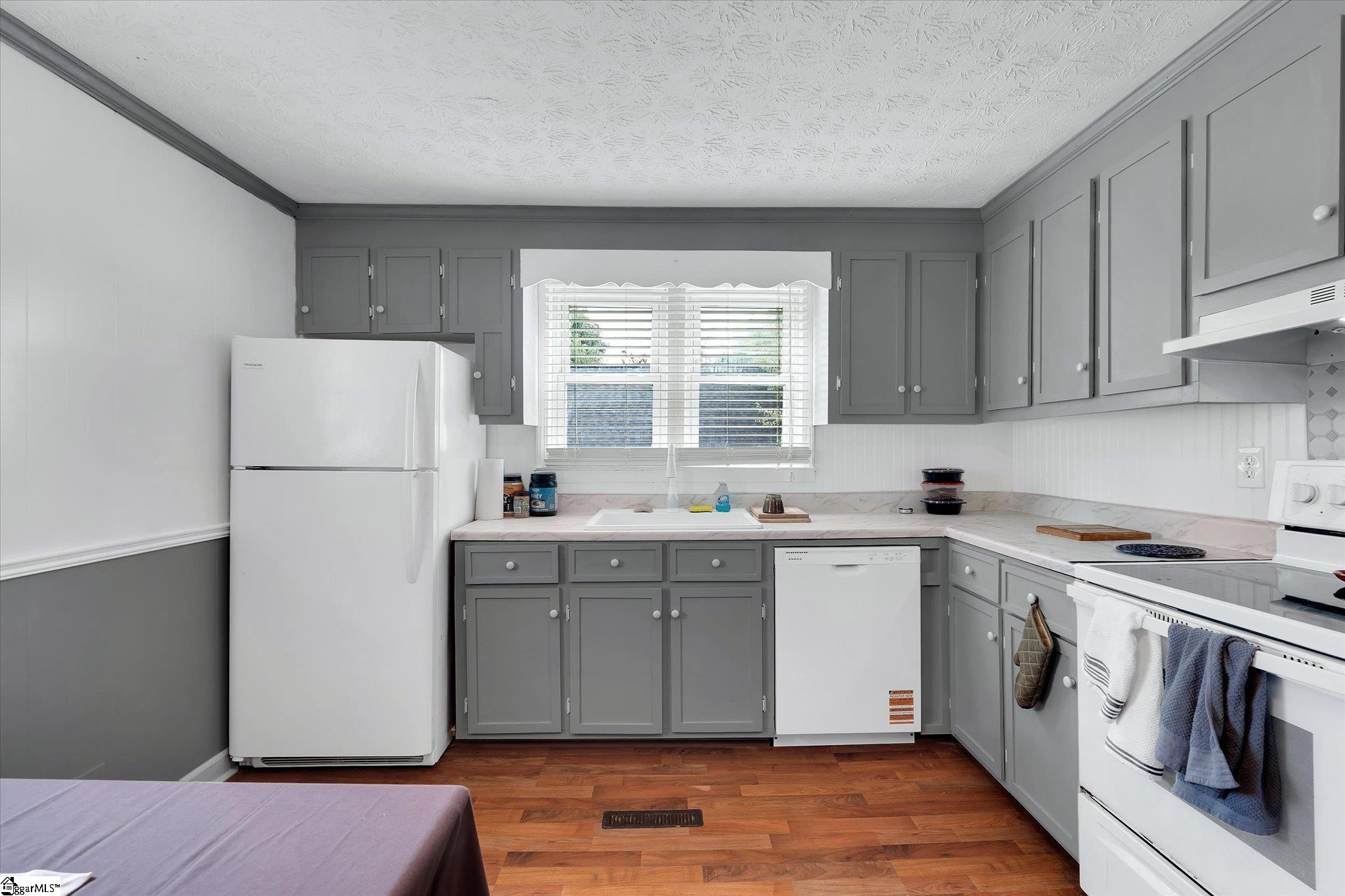 201 S 7th Street Easley, SC 29640-3425