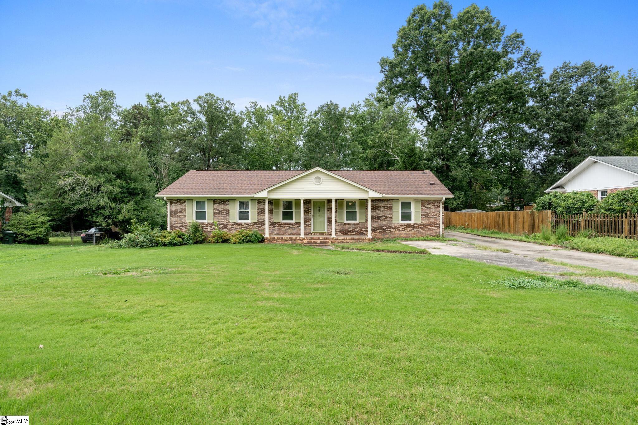 314 Heathwood Drive Taylors, SC 29687
