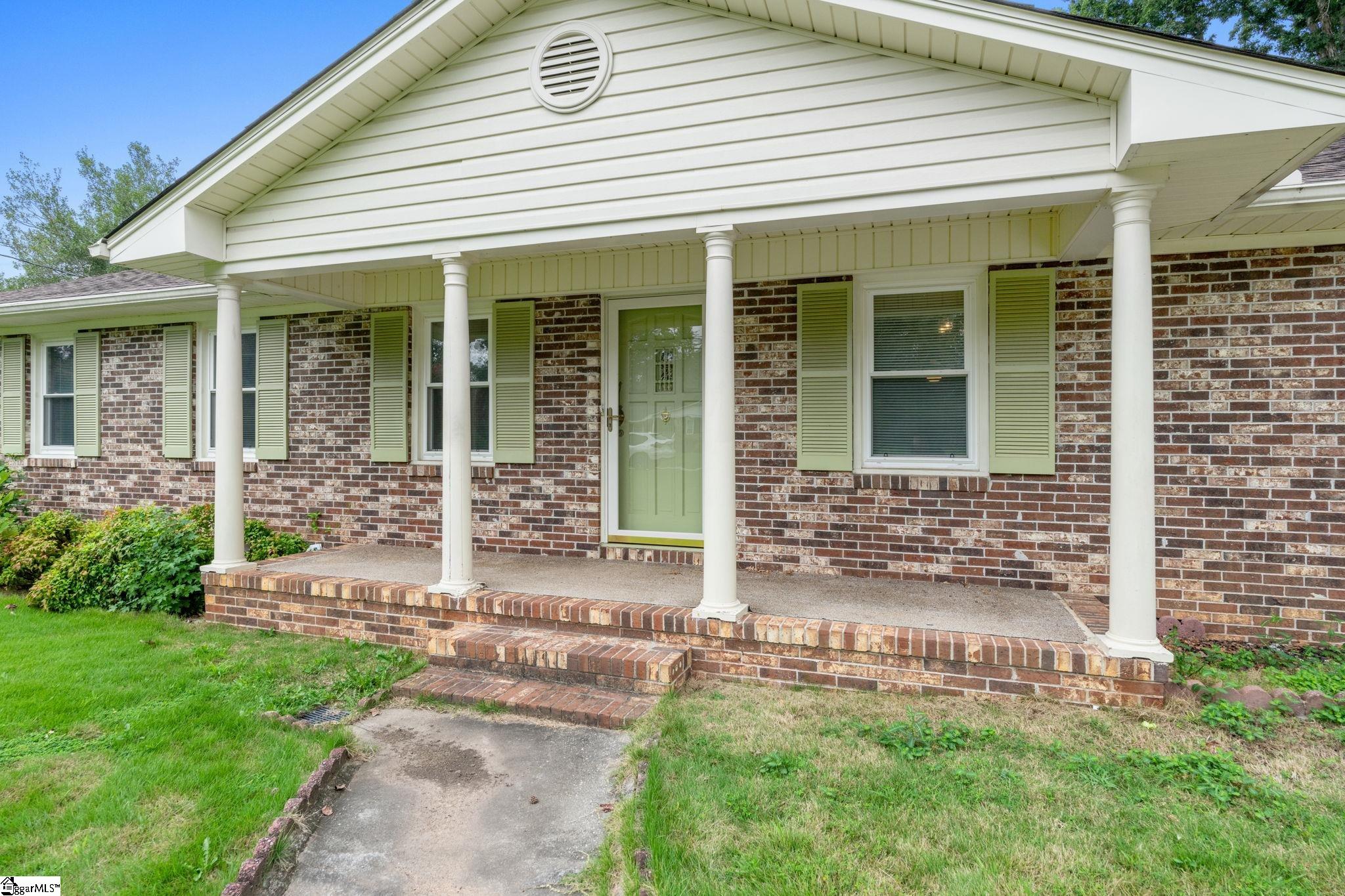 314 Heathwood Drive Taylors, SC 29687