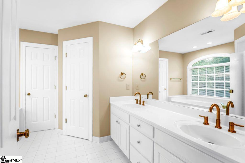 204 Meeting Place Greenville, SC 29615