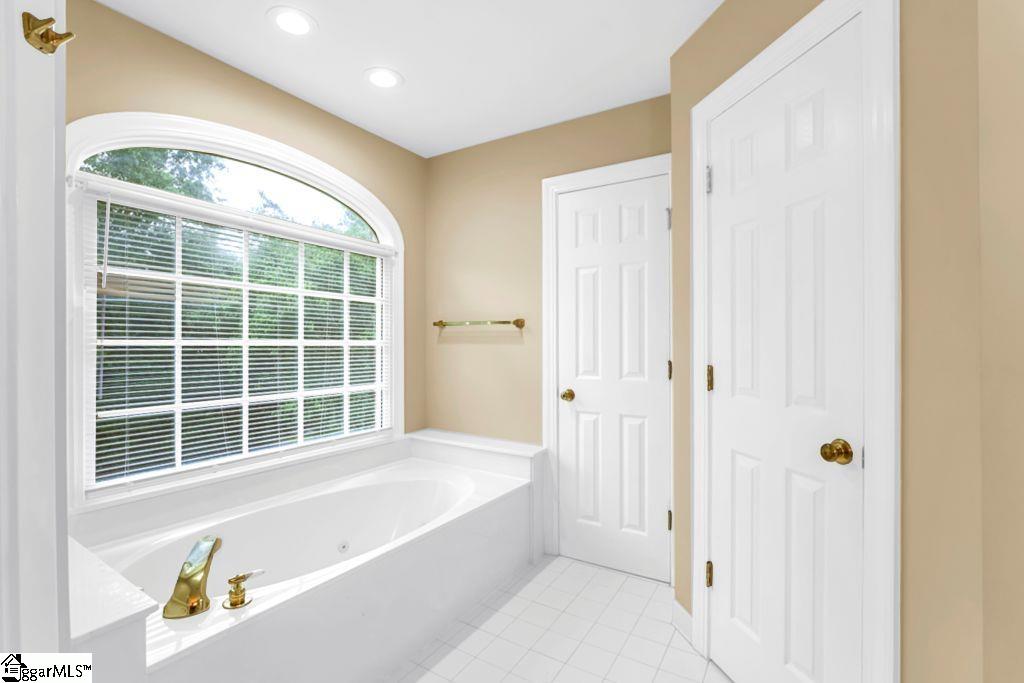 204 Meeting Place Greenville, SC 29615