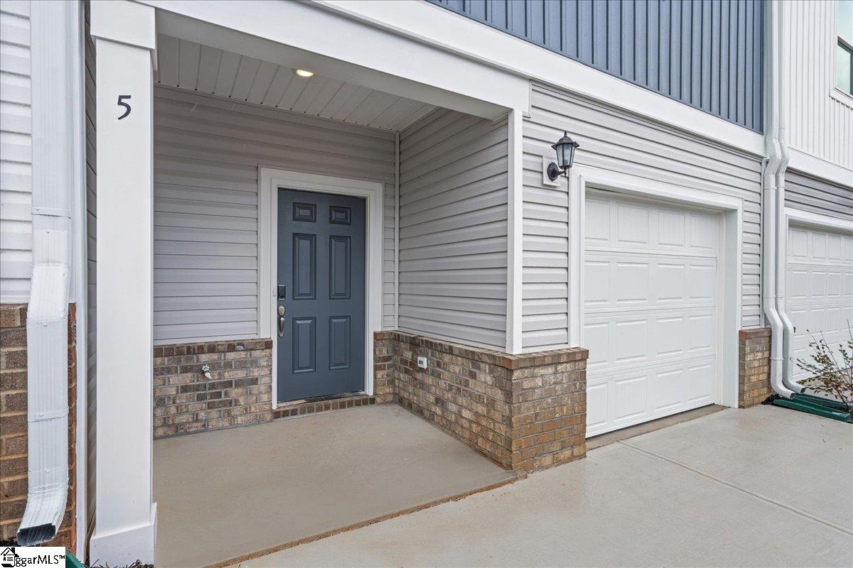 5 Pleasure Lane Taylors, SC 29687