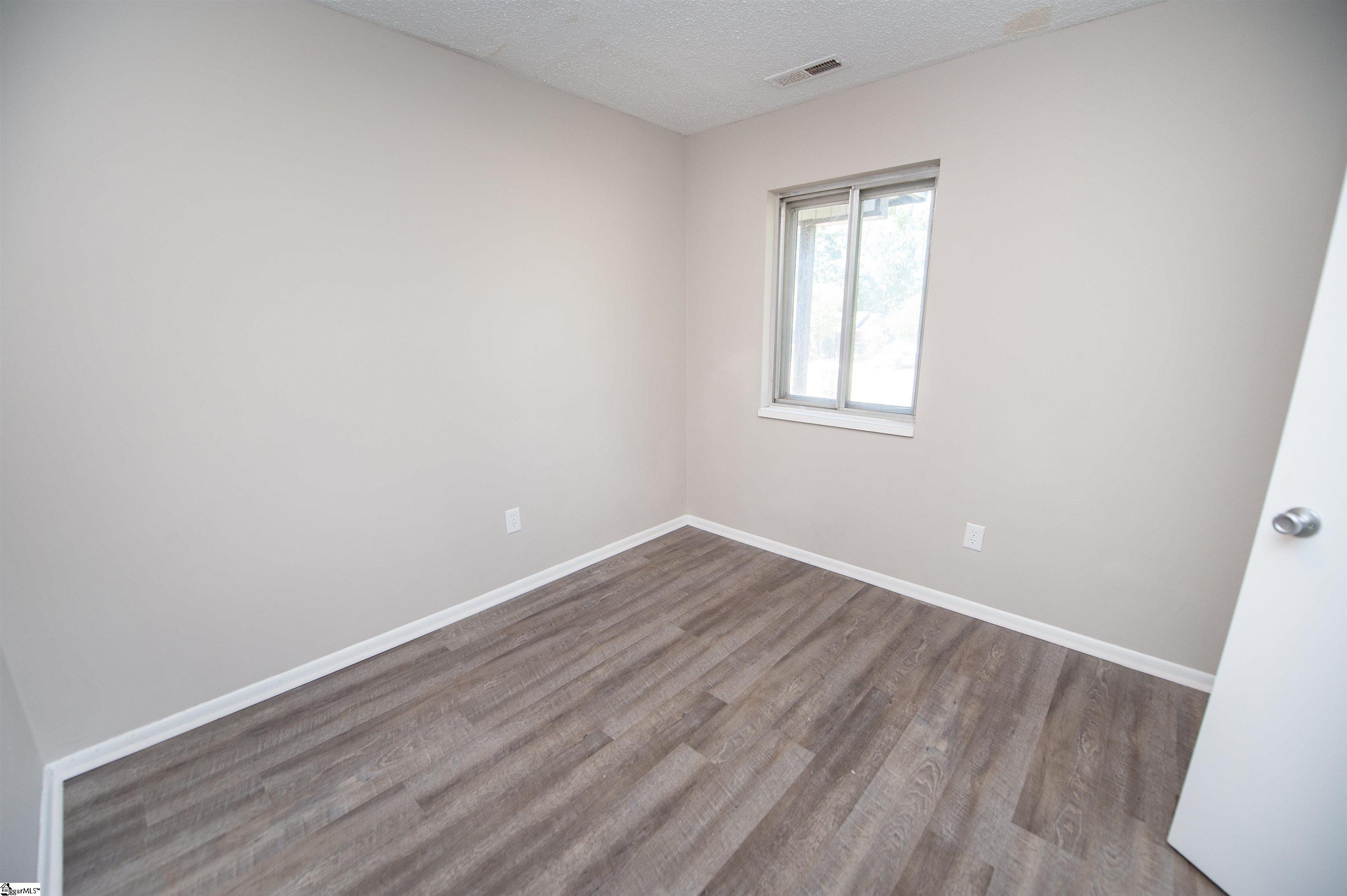 103 Moffit Court Spartanburg, SC 29301