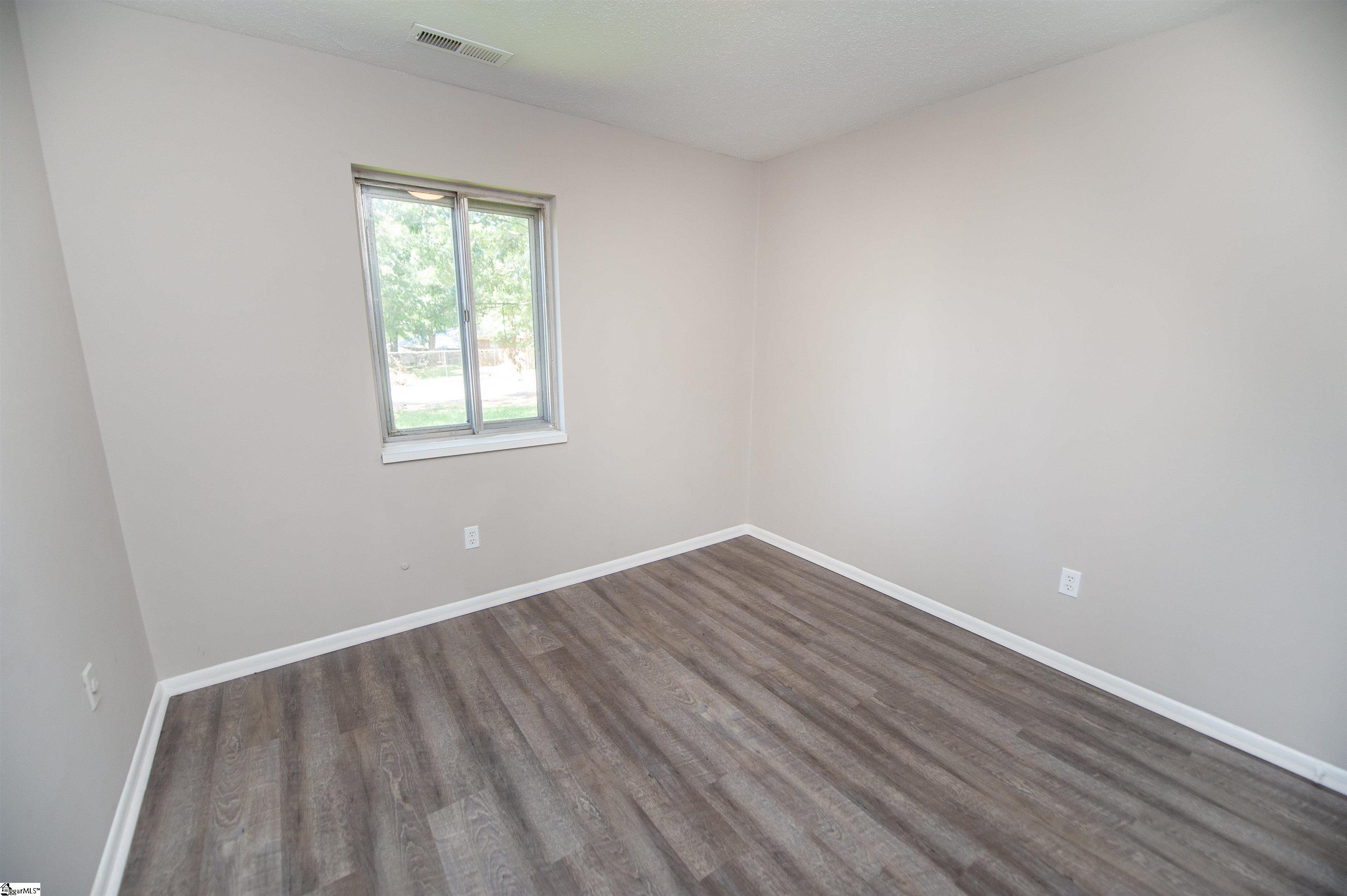 103 Moffit Court Spartanburg, SC 29301