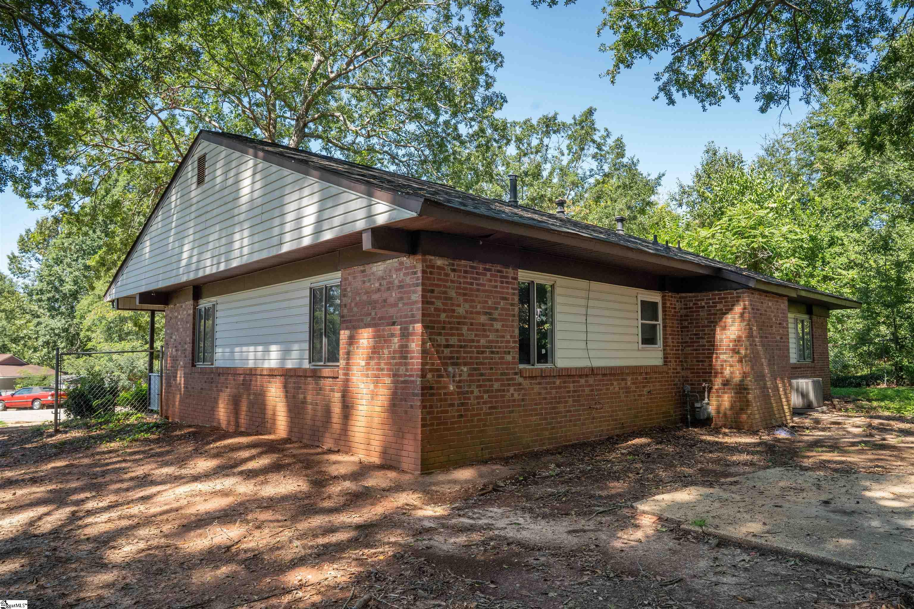 103 Moffit Court Spartanburg, SC 29301
