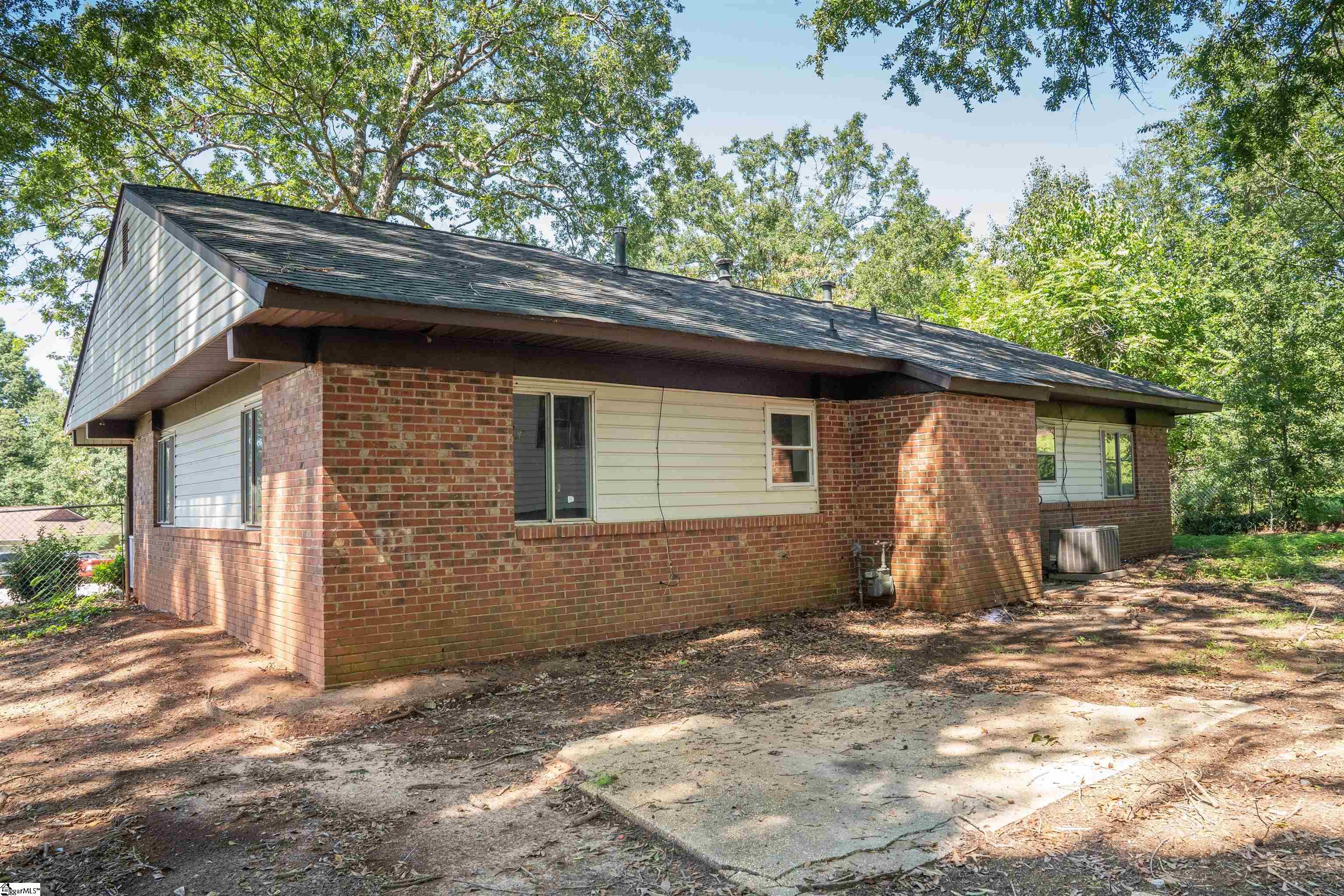 103 Moffit Court Spartanburg, SC 29301