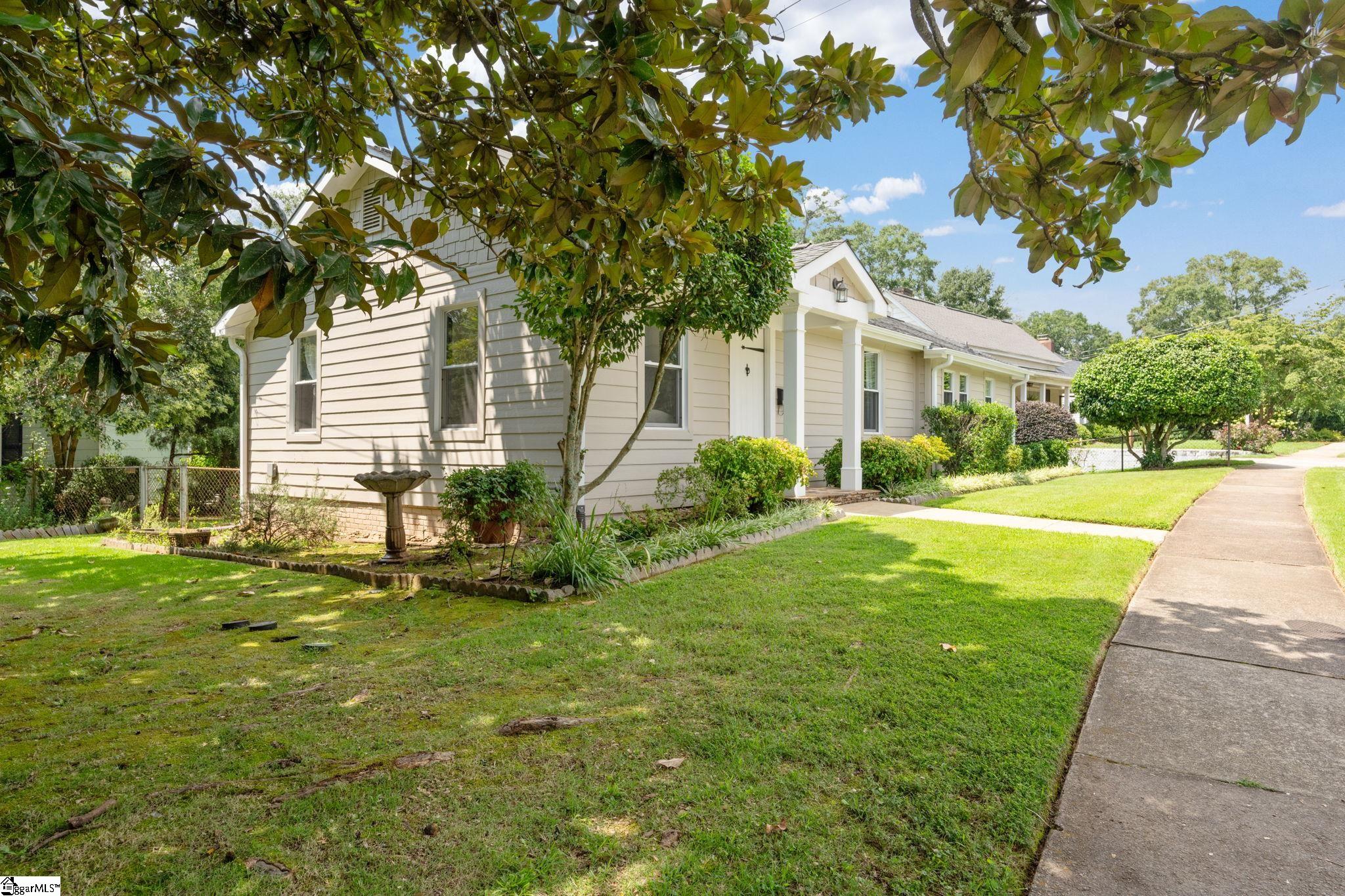 318 E Hillcrest Drive Greenville, SC 29609
