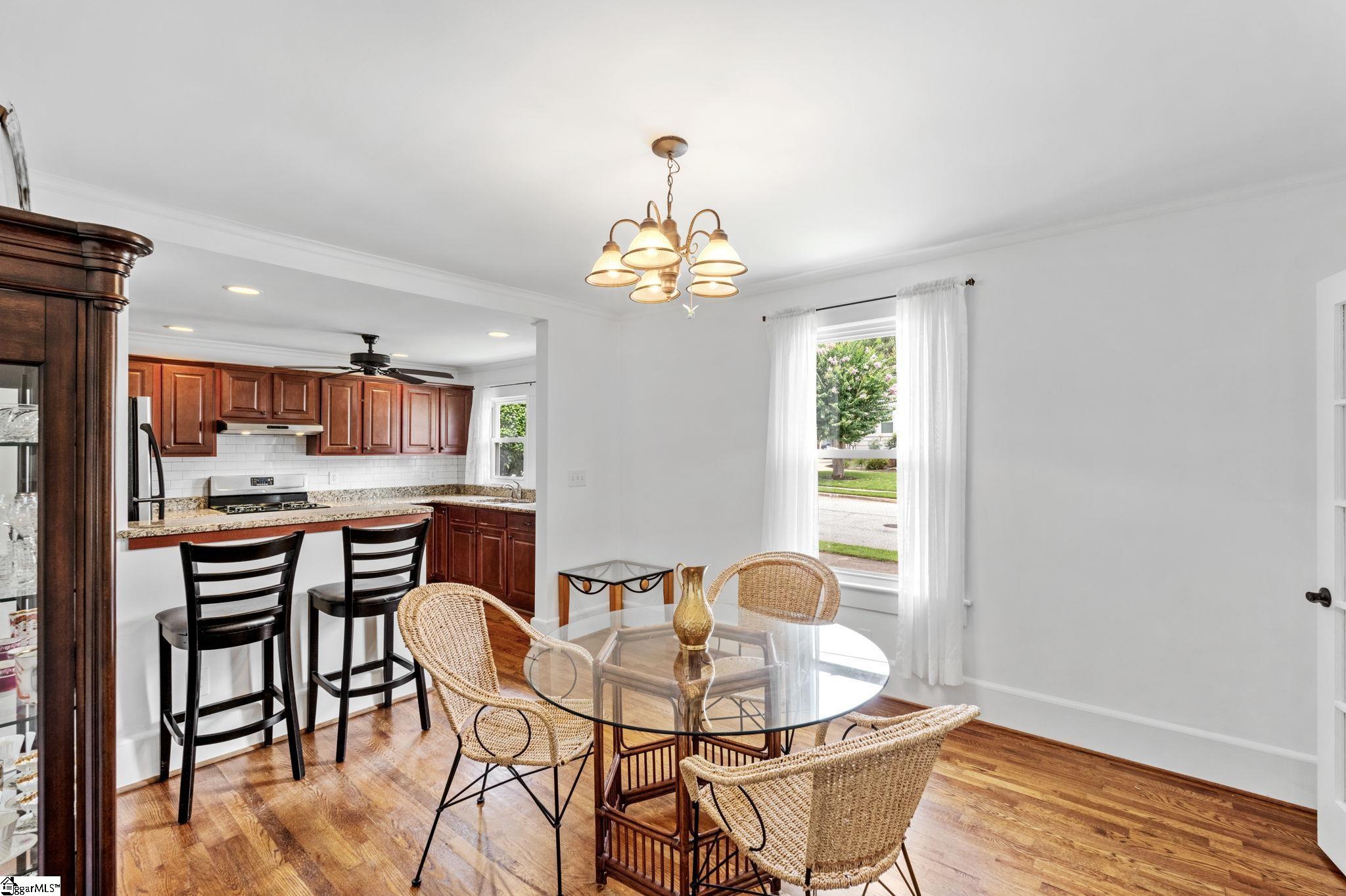318 E Hillcrest Drive Greenville, SC 29609