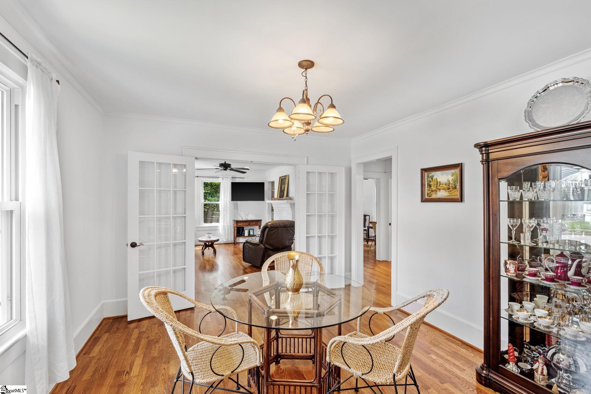 318 E Hillcrest Drive Greenville, SC 29609