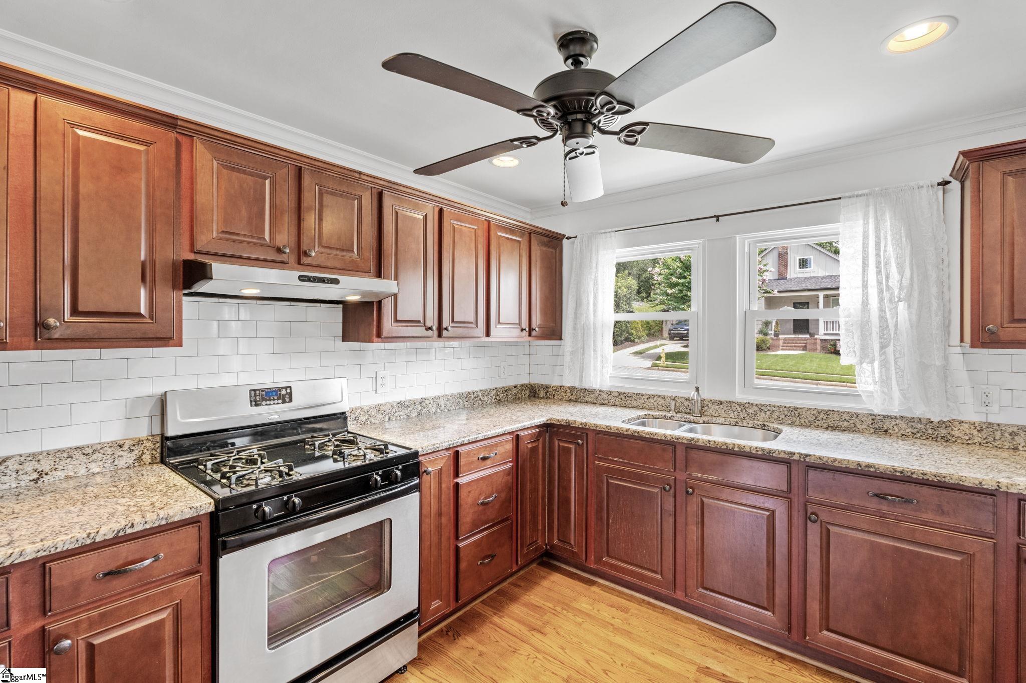 318 E Hillcrest Drive Greenville, SC 29609