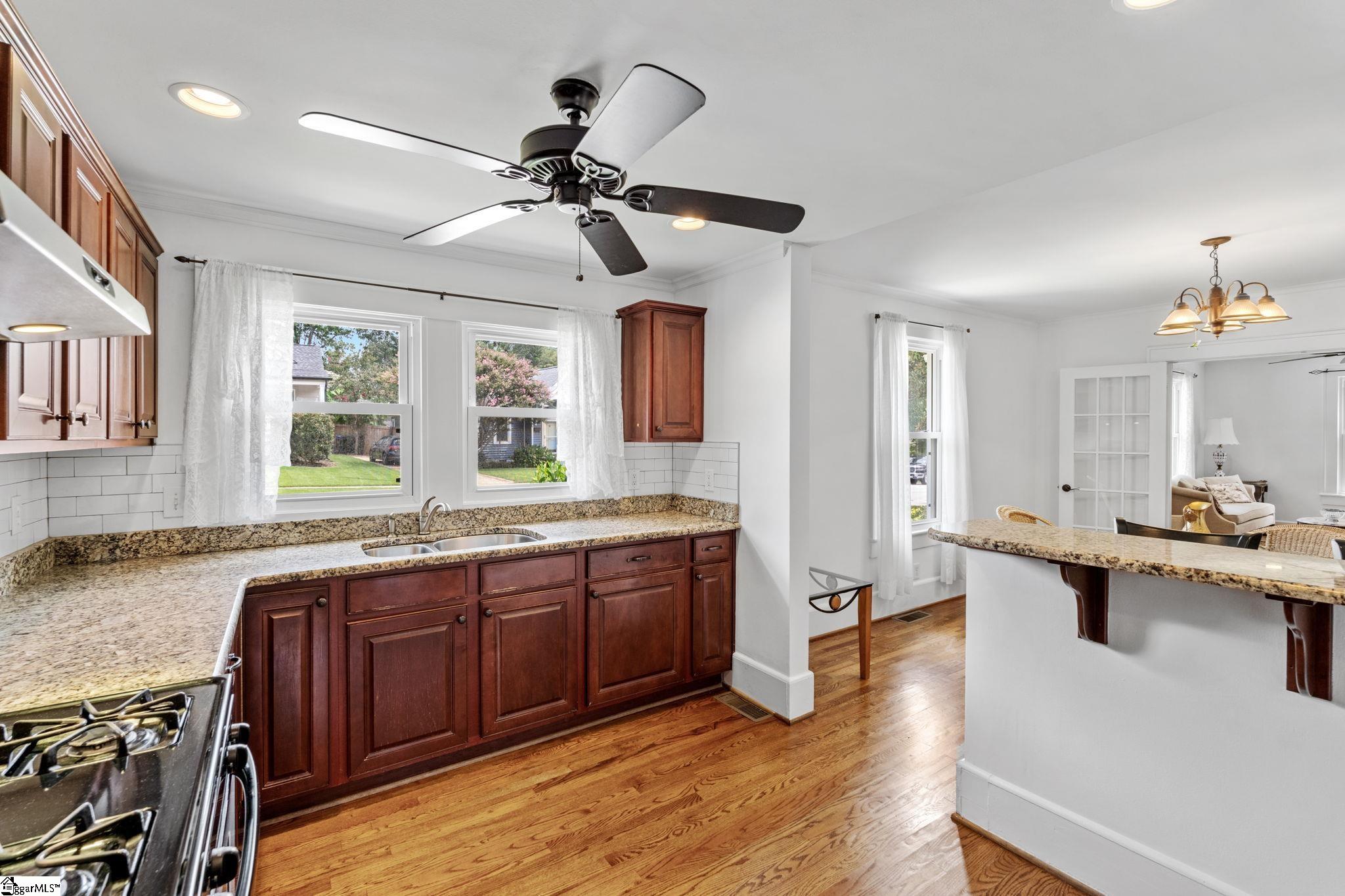 318 E Hillcrest Drive Greenville, SC 29609