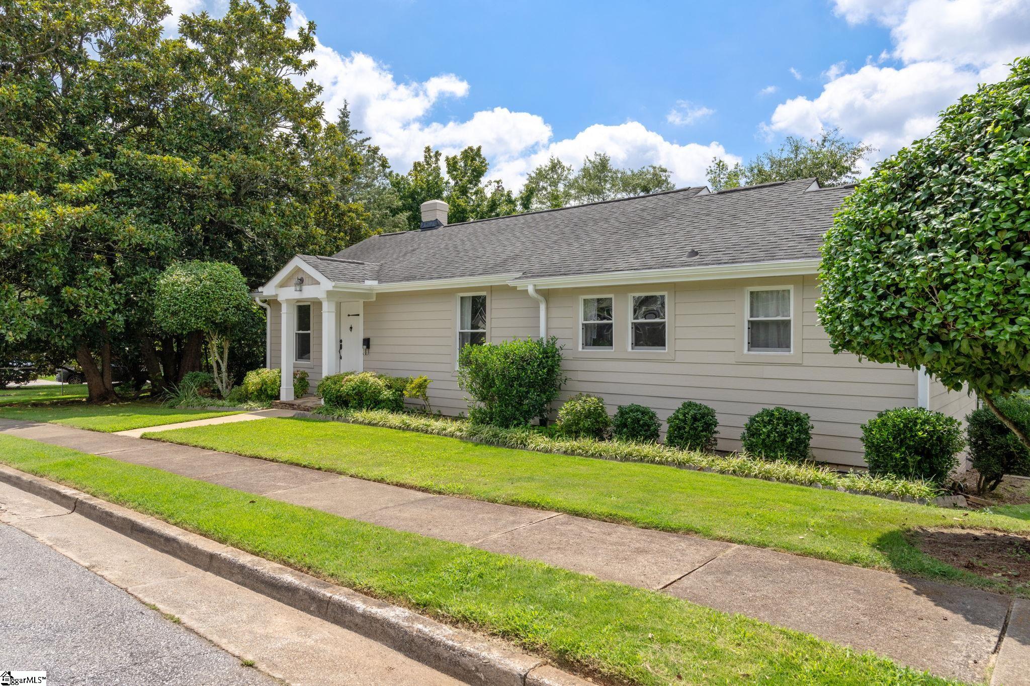 318 E Hillcrest Drive Greenville, SC 29609