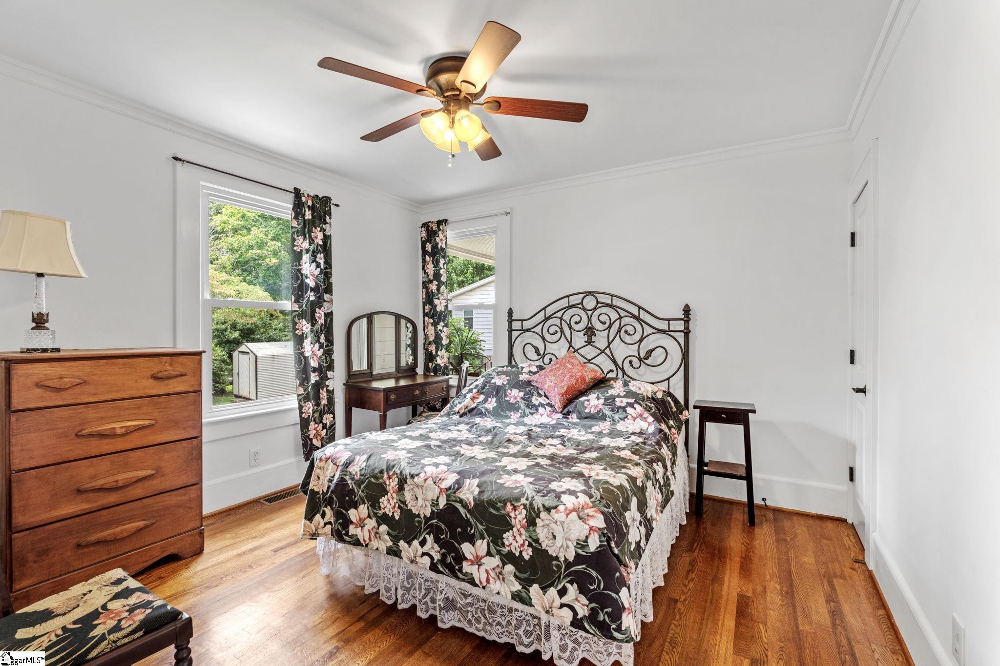 318 E Hillcrest Drive Greenville, SC 29609