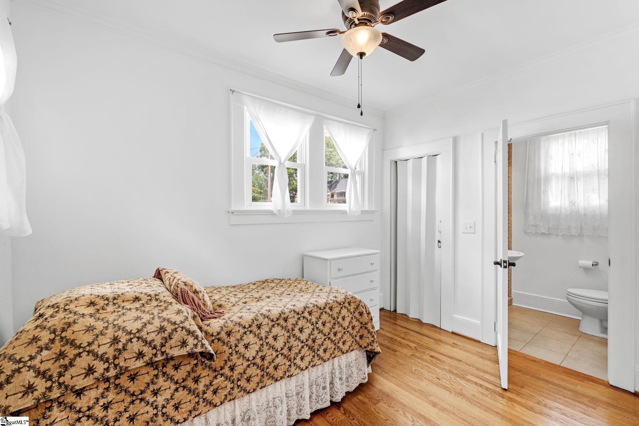 318 E Hillcrest Drive Greenville, SC 29609